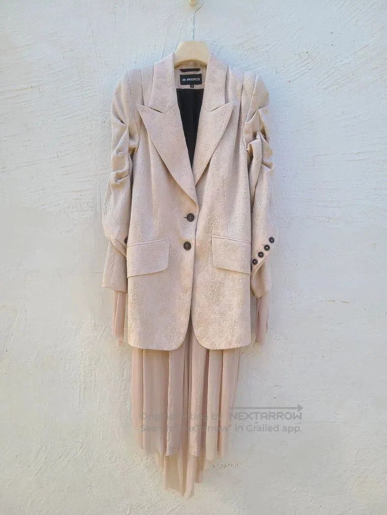 Ann Demeulemeester Silk Embroidered Outerwear Coat for Women. Size M / US 6-8 / IT 42-44 - 3 Thumbnail