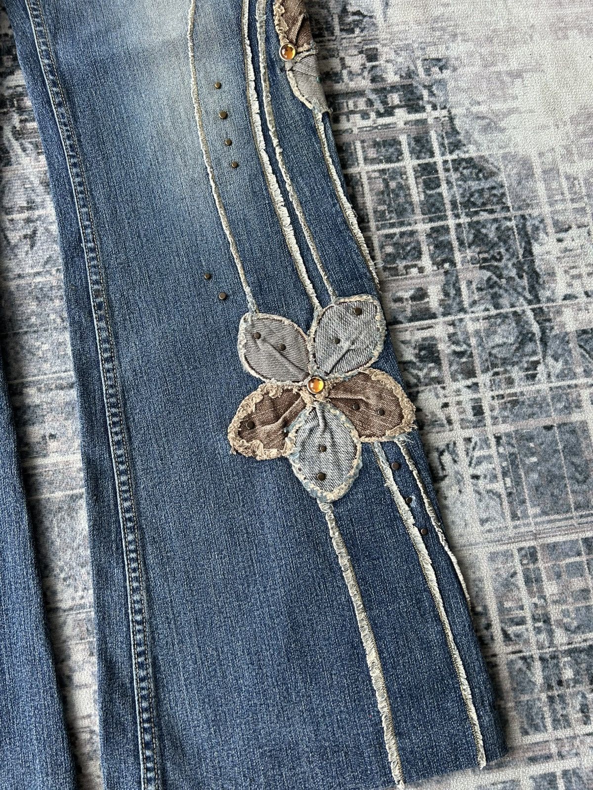 If Six Was Nine Embroidery Flower Flared Pants Size US 29 - 9 Thumbnail