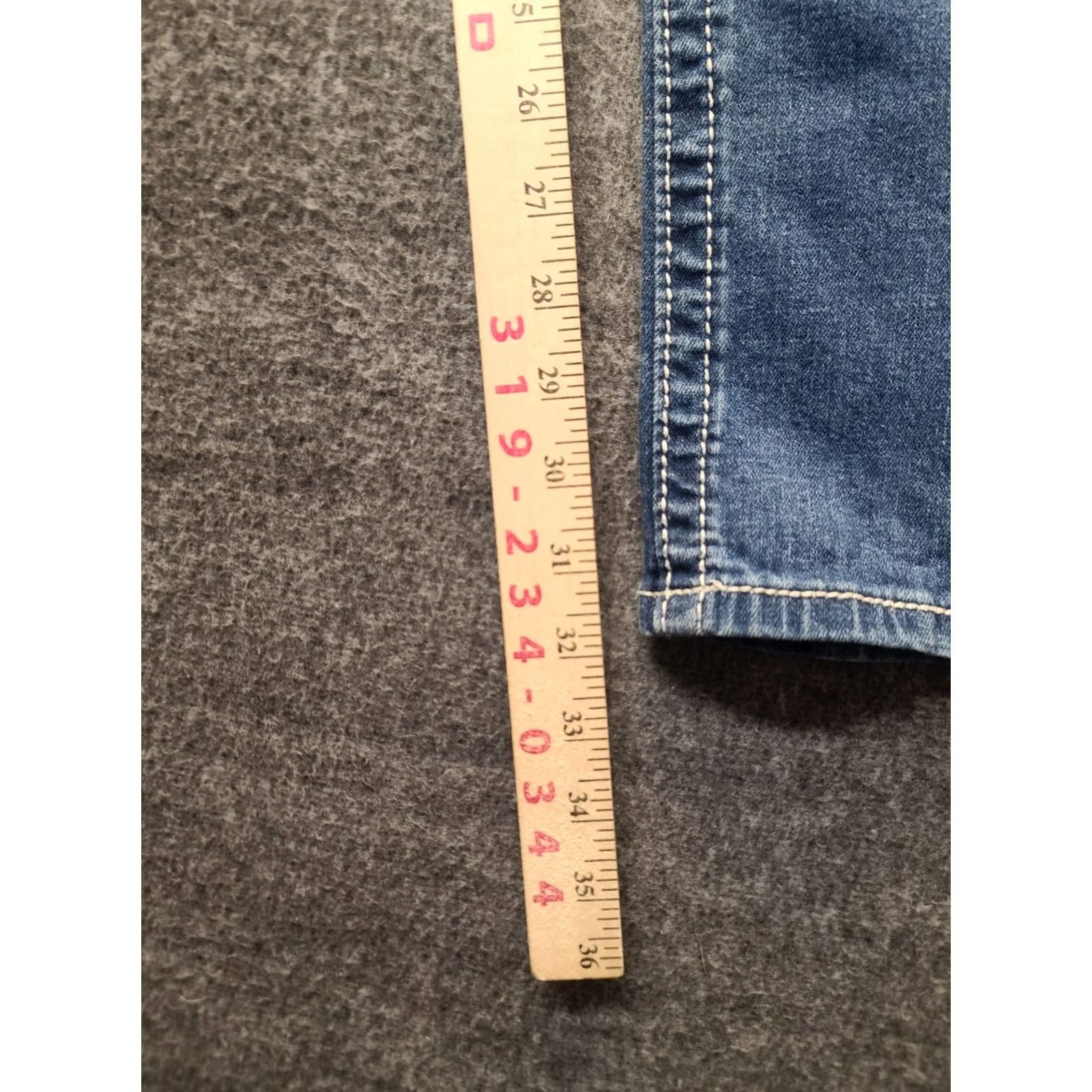 Miss Me VINTAGE Miss Me Jeans Womens 25x32 Skinny Fit Tapered Leg Embroidered Rhinestone Cowgirlcore Jeans Wom ens? Size 42" / US 20 - 6 Thumbnail
