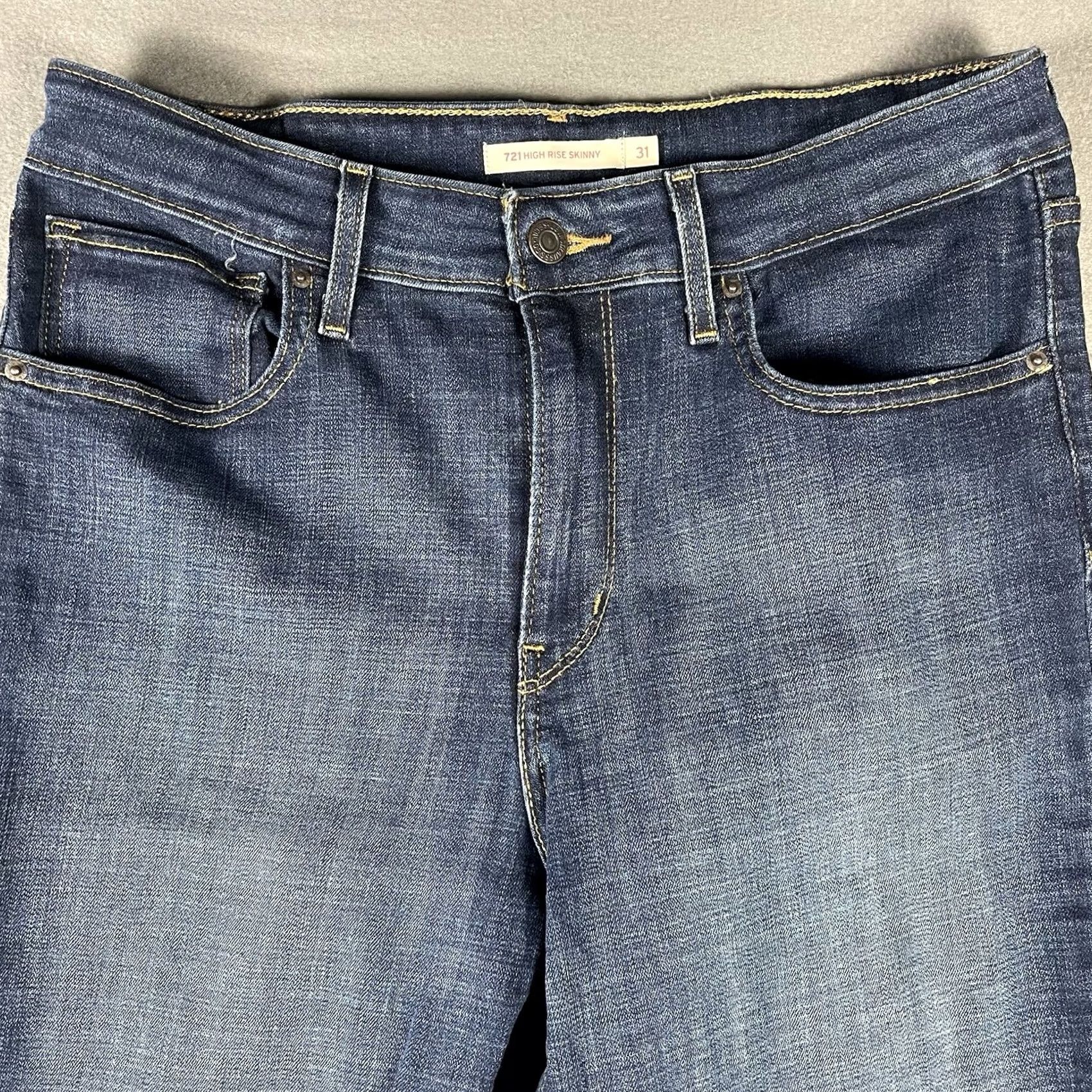Levi's Levi’s 721 Jeans Woman Skinny High Rise Medium Wash Blue 31 x 30 Denim Jeans Women Mens Girls Size 24" / US 00 / IT 34 - 2 Thumbnail