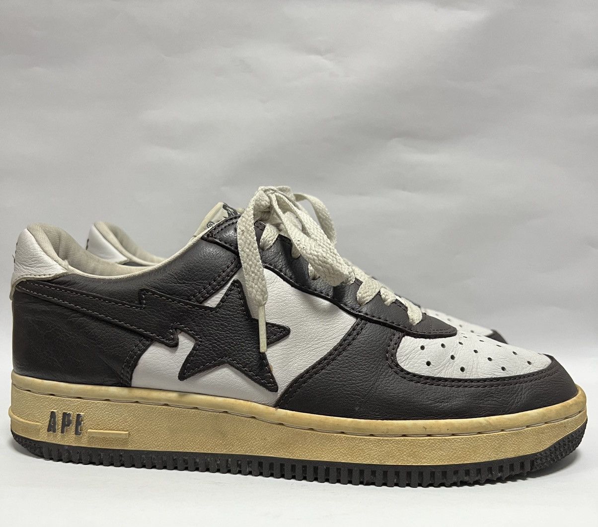 Bape Bape - OG Bape Sta White/Brown Size US 8 / EU 41 - 2 Thumbnail