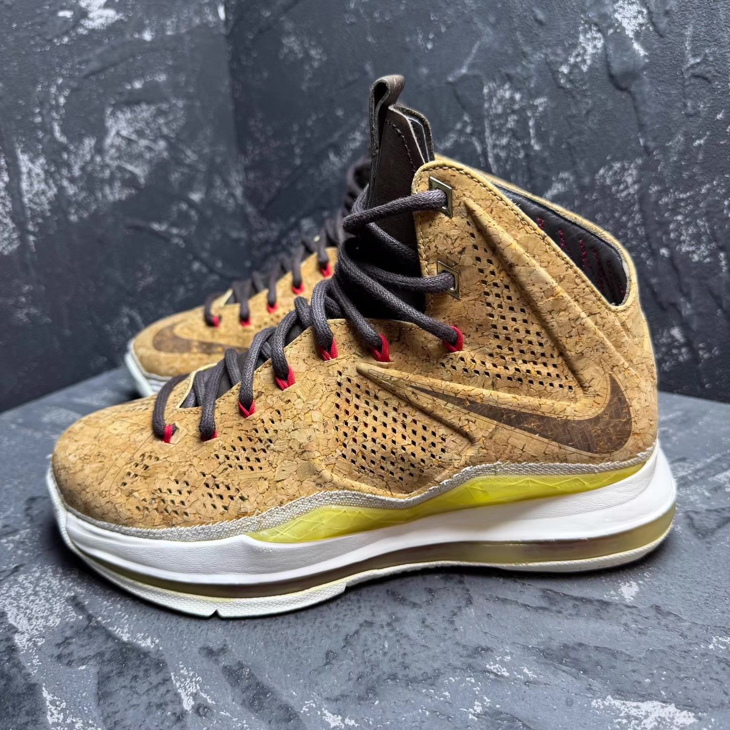 Nike Nike LeBron 10 EXT Cork Q10 Size US 7 / EU 40 - 6 Thumbnail
