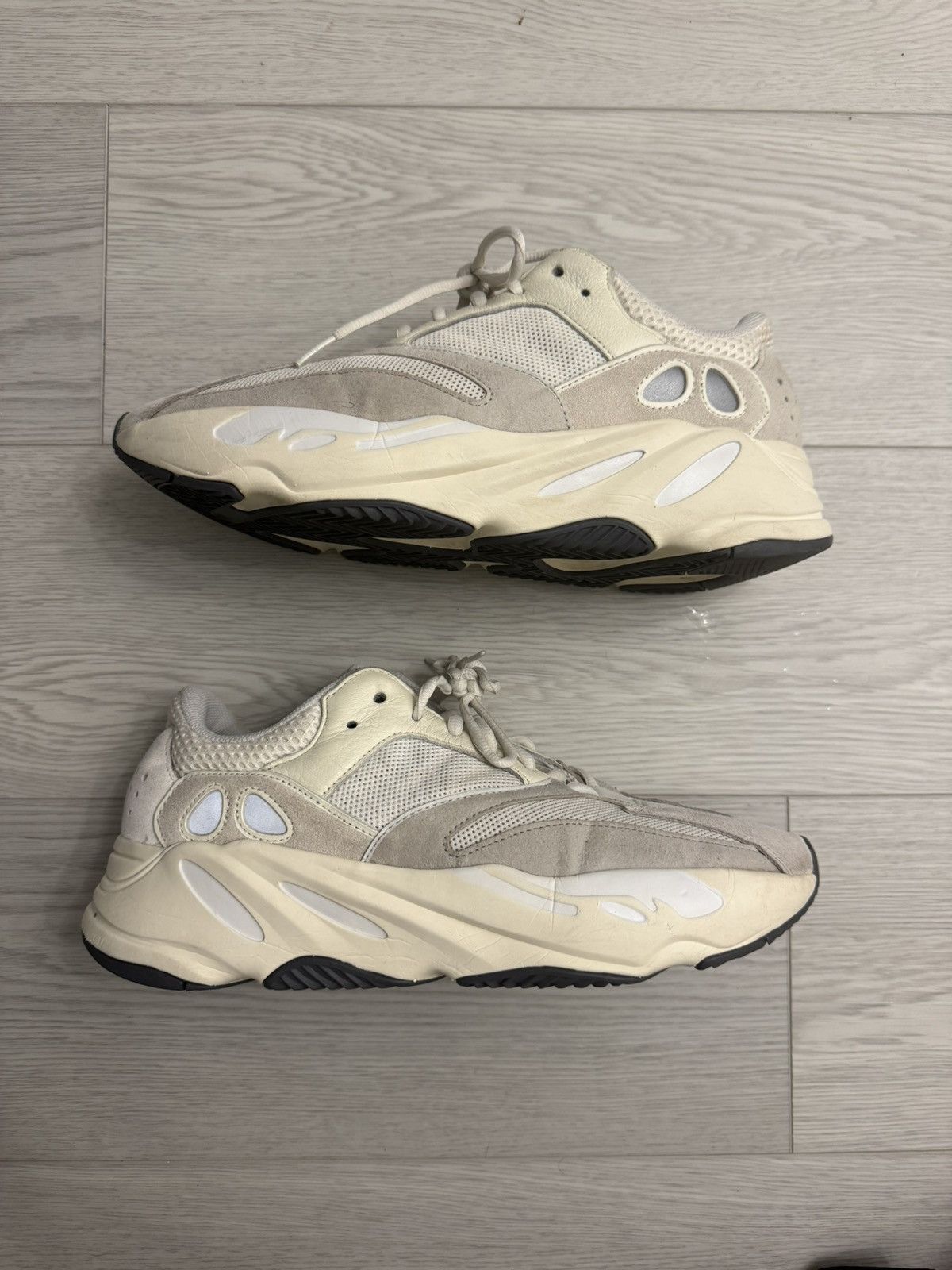 Yeezy adidas Yeezy Boost 700 Analog Size US 12 / EU 45 - 1 Thumbnail