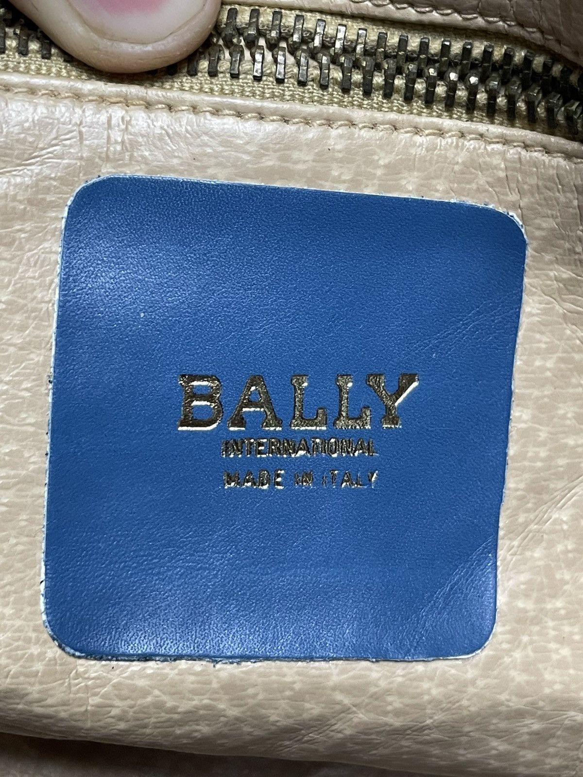 Bally × Designer × Vintage Vintage BALLY Brand Sling Bag (62) Size ONE SIZE - 9 Thumbnail