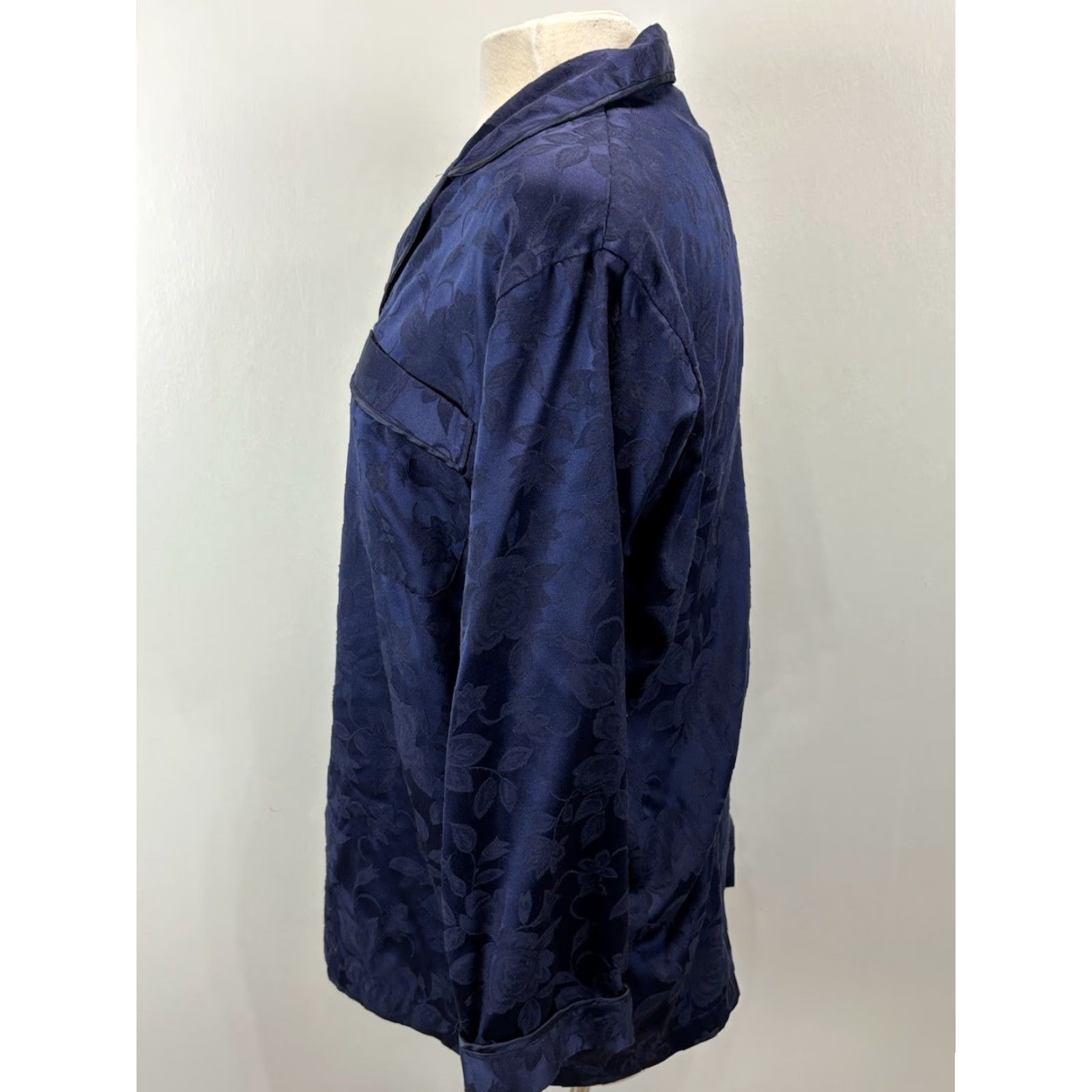 Vintage VINTAGE Cacique Pajama Set Shirt Pants Women’s Medium Navy Jacquard Floral Long Sleeve Size M / US 6-8 / IT 42-44 - 3 Thumbnail