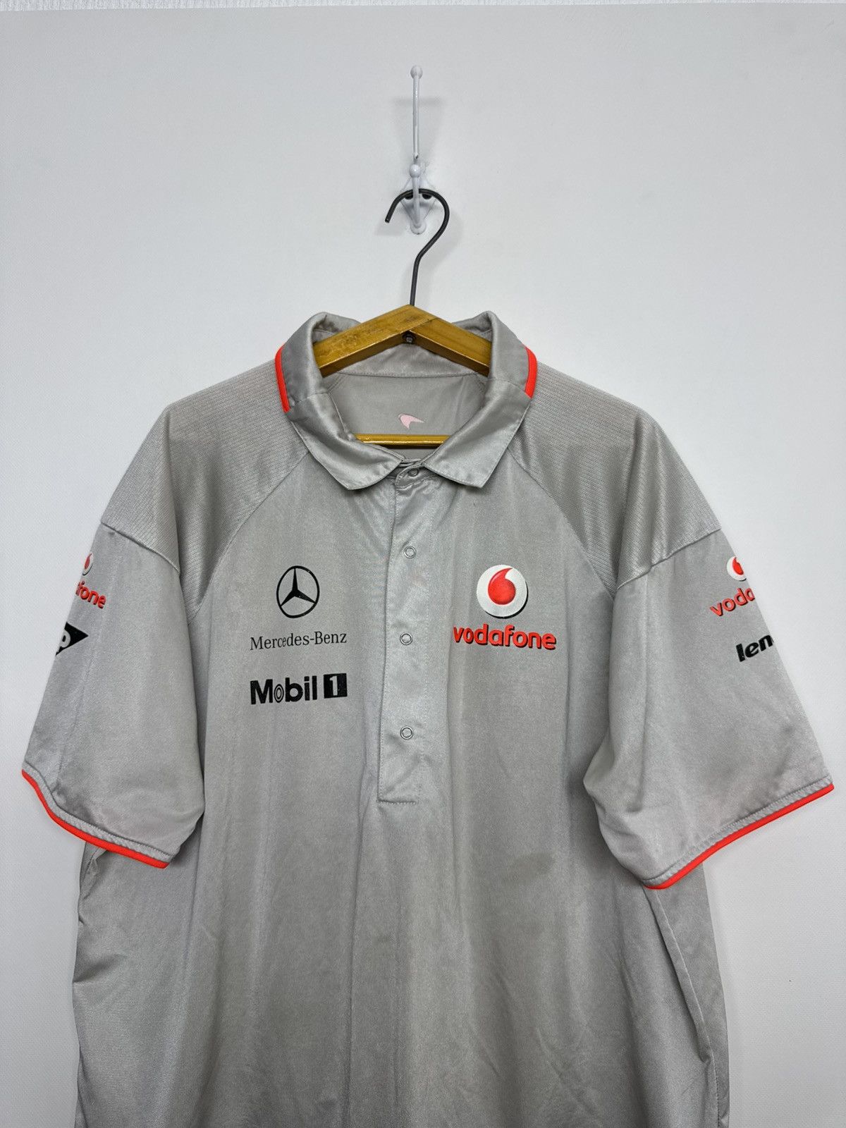 Mercedes-Benz Mercedes McLaren Vodafon racing vintage t-shirts Size US XL / EU 56 / 4 - 9 Thumbnail