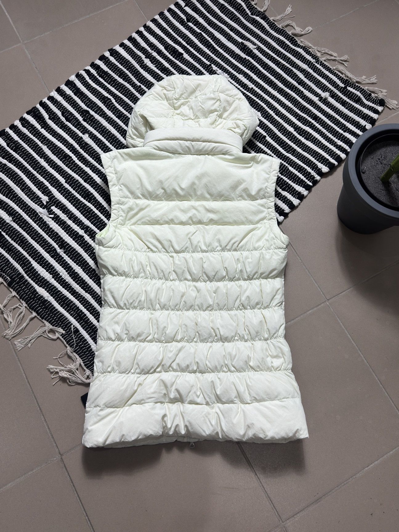 Nike VINTAGE NIKE 2000s WHITE DOWN PUFFER VEST Size XS / US 0-2 / IT 36-38 - 9 Thumbnail