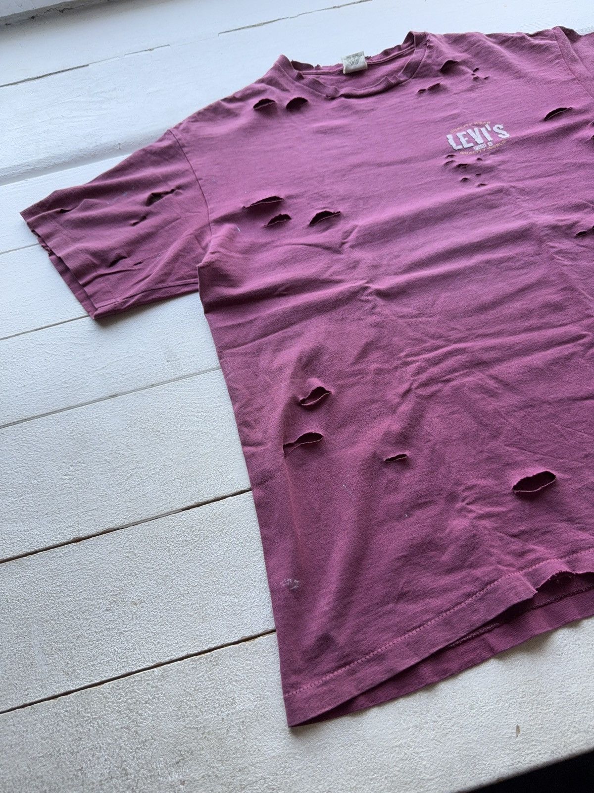 Levi's Vintage Clothing Vintage 90s Retro Levi’s Distressed Faded Tee shirt Size US L / EU 52-54 / 3 - 2 Thumbnail