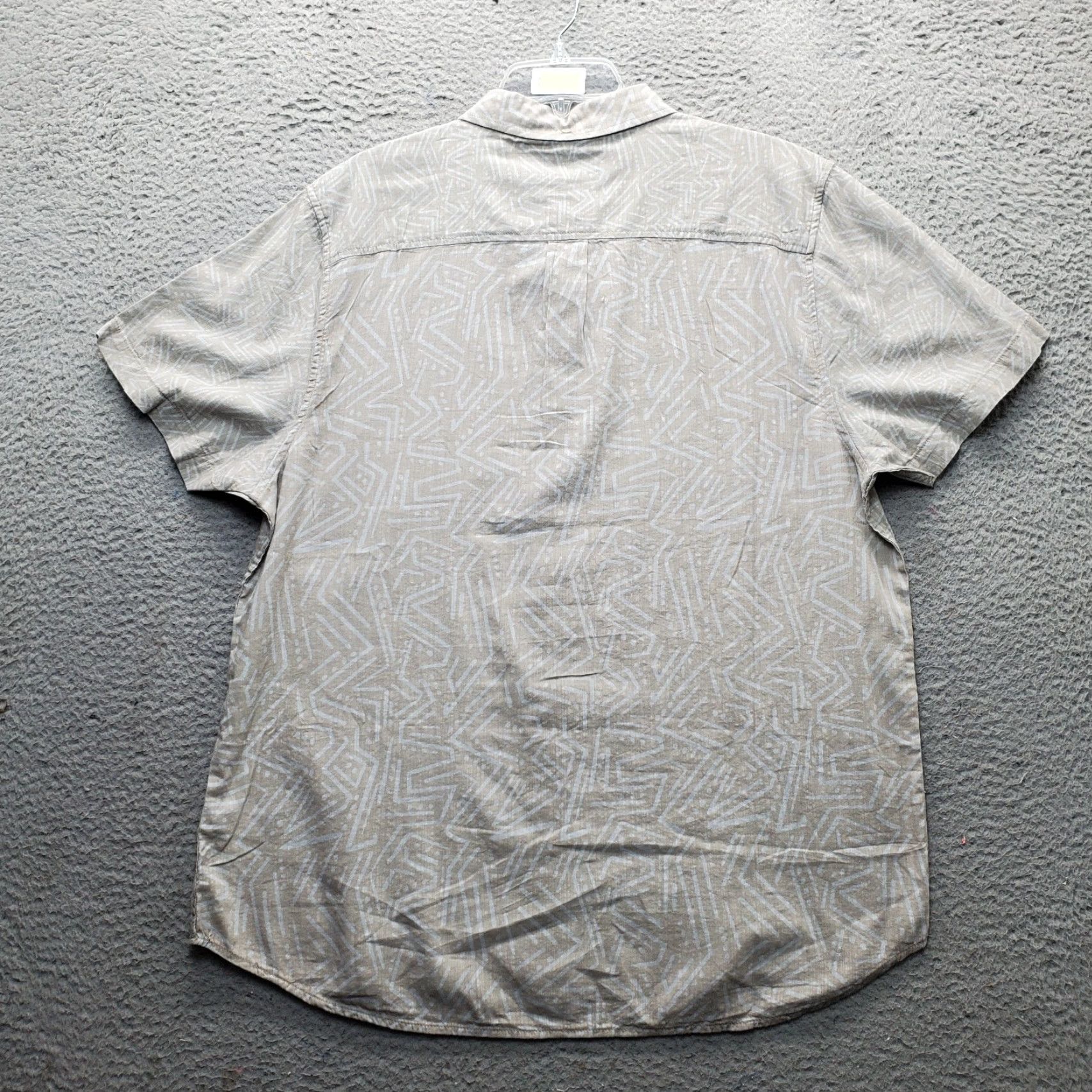 Chubbies Nike Chubbies Friday Shirt Mens XL Multi Geometric Short Sleeve Button Up Size US XL / EU 56 / 4 - 2 Thumbnail