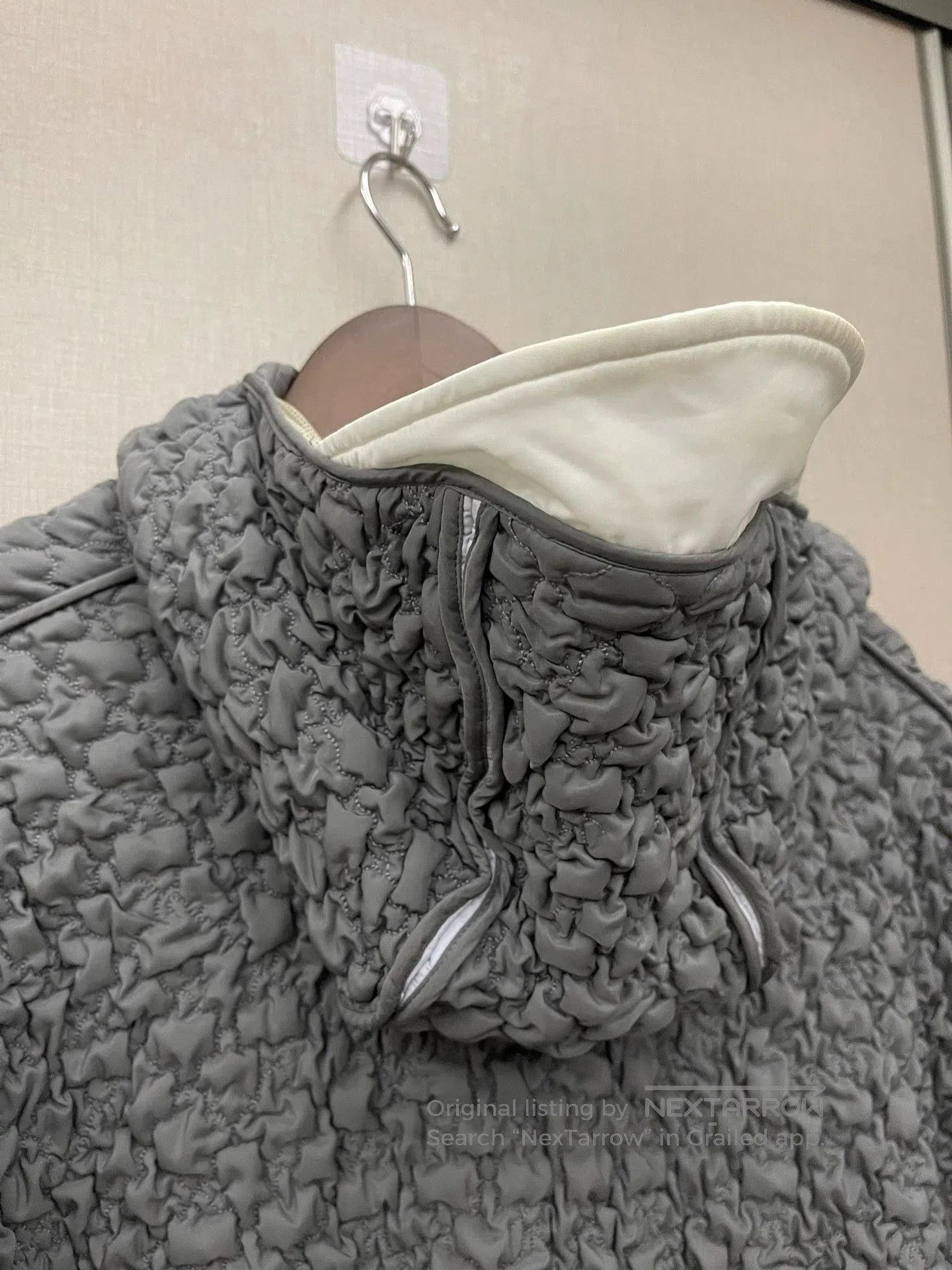 Kusikohc Gray Textured Hooded Jacket with Contrast Panels. Size US XL / EU 56 / 4 - 4 Thumbnail