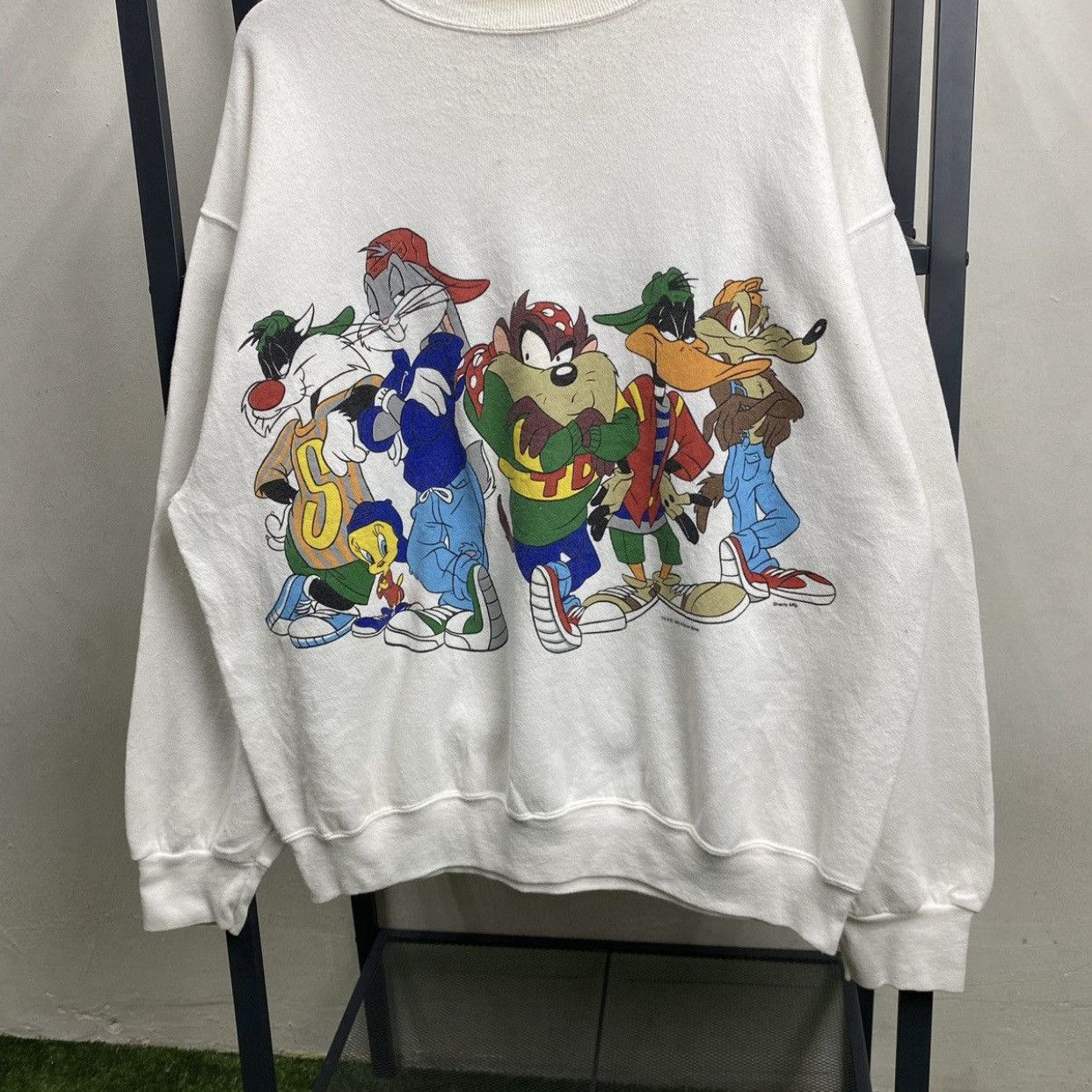 Warner Bros 1993 Looney Tunes Hip Hop Graphic Crewneck Sweatshirts Size US XL / EU 56 / 4 - 4 Thumbnail