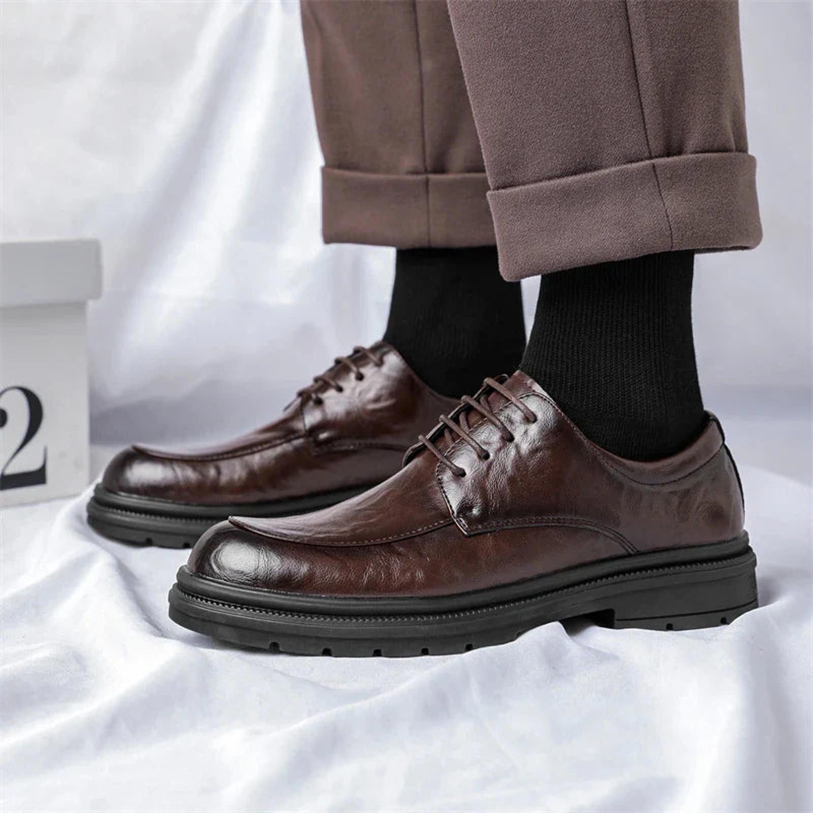 Leather Classic Leather Oxford Shoes Size US 7.5 / EU 40-41 - 2 Thumbnail
