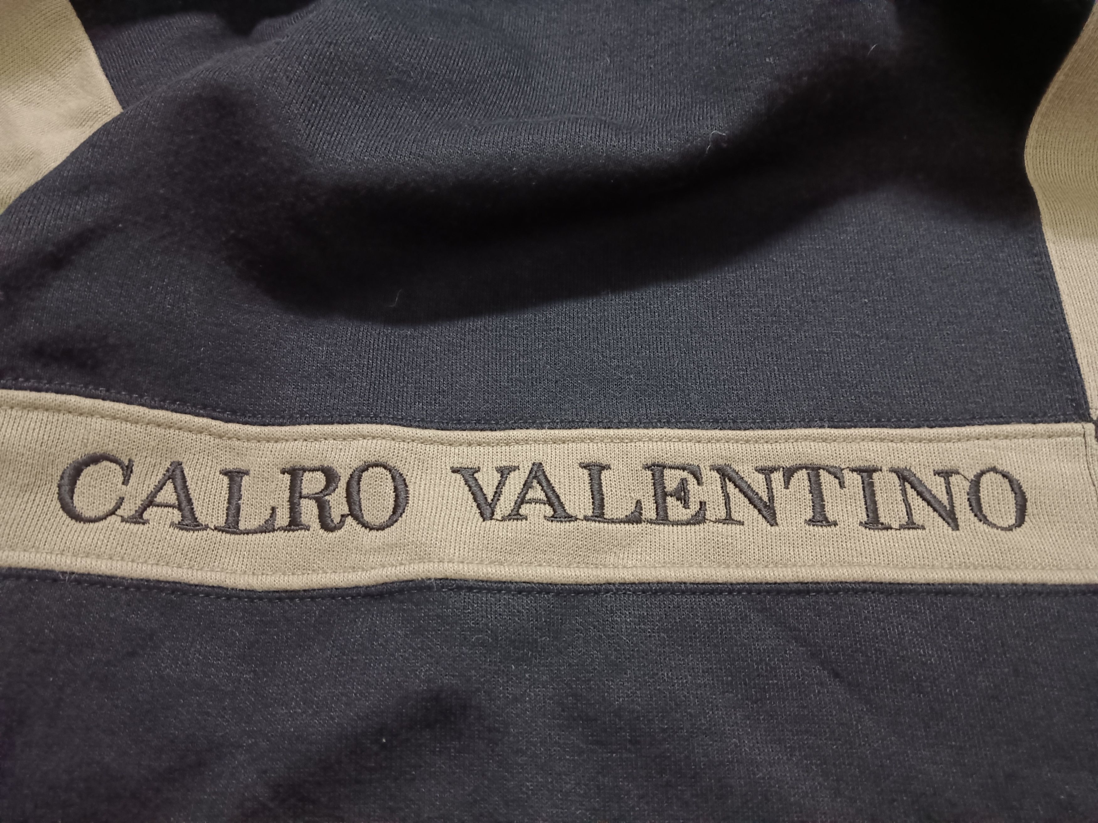 Valentino × Vintage Vintage 2-Tone Carlo Valentino Italy Big Logo Sweatshirt Size US L / EU 52-54 / 3 - 3 Thumbnail