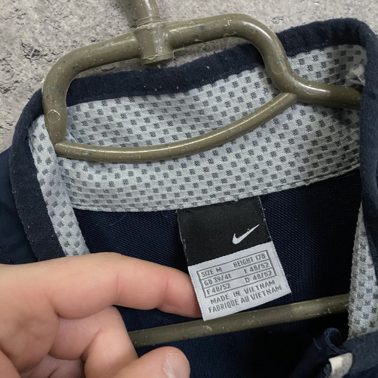 Nike Vintage 00s Nike Nylon Track Jacket Baggy Y2K Size US M / EU 48-50 / 2 - 10 Thumbnail