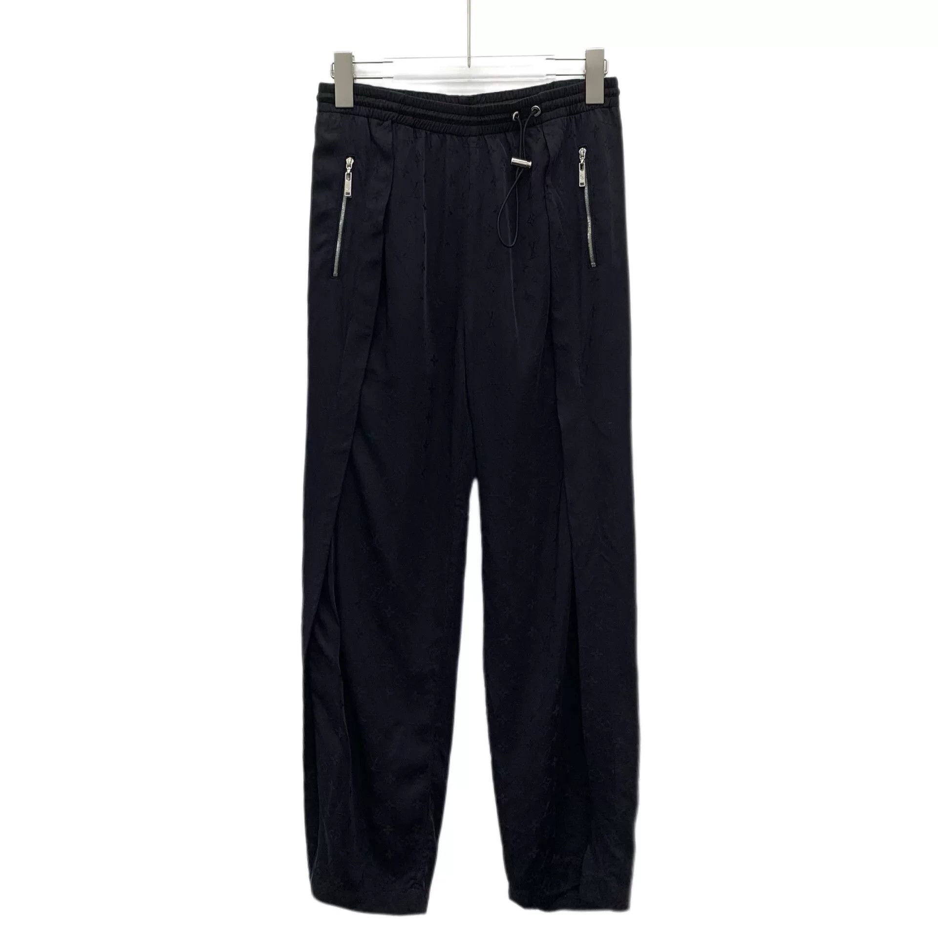 Louis Vuitton louis vuitton black logo jogger pants Size US 34 / EU 50 - 1 Thumbnail