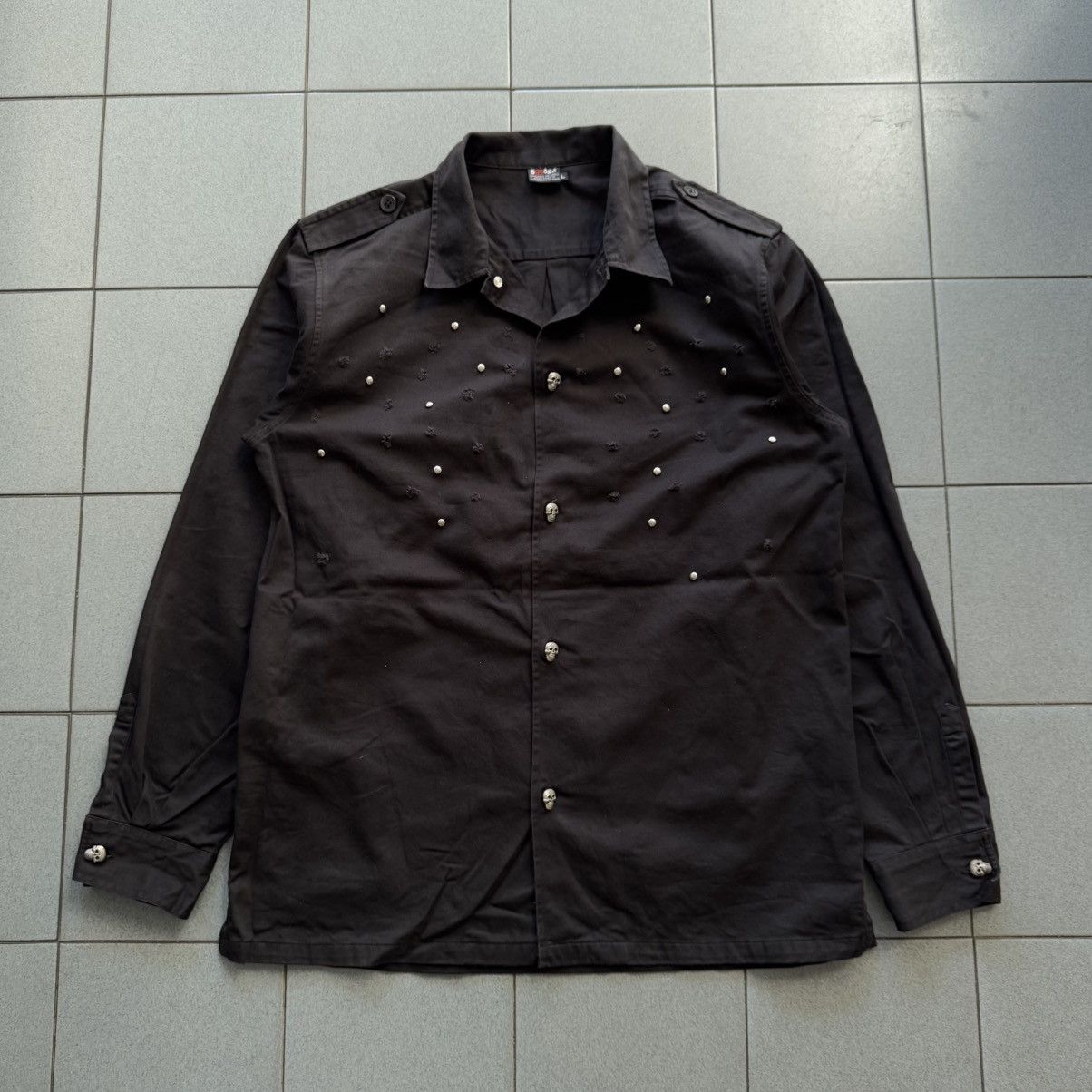 Japanese Brand 2000s Badger Anarchy Punk Skull Button Distressed Shirt Size US L / EU 52-54 / 3 - 1 Thumbnail