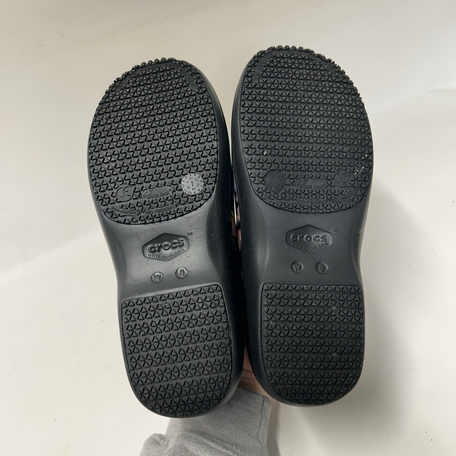 Crocs Crocs Neria Pro II Slip-Resistant Clogs Graphic “Tie-Dye” Size US 8 / IT 38 - 5 Thumbnail