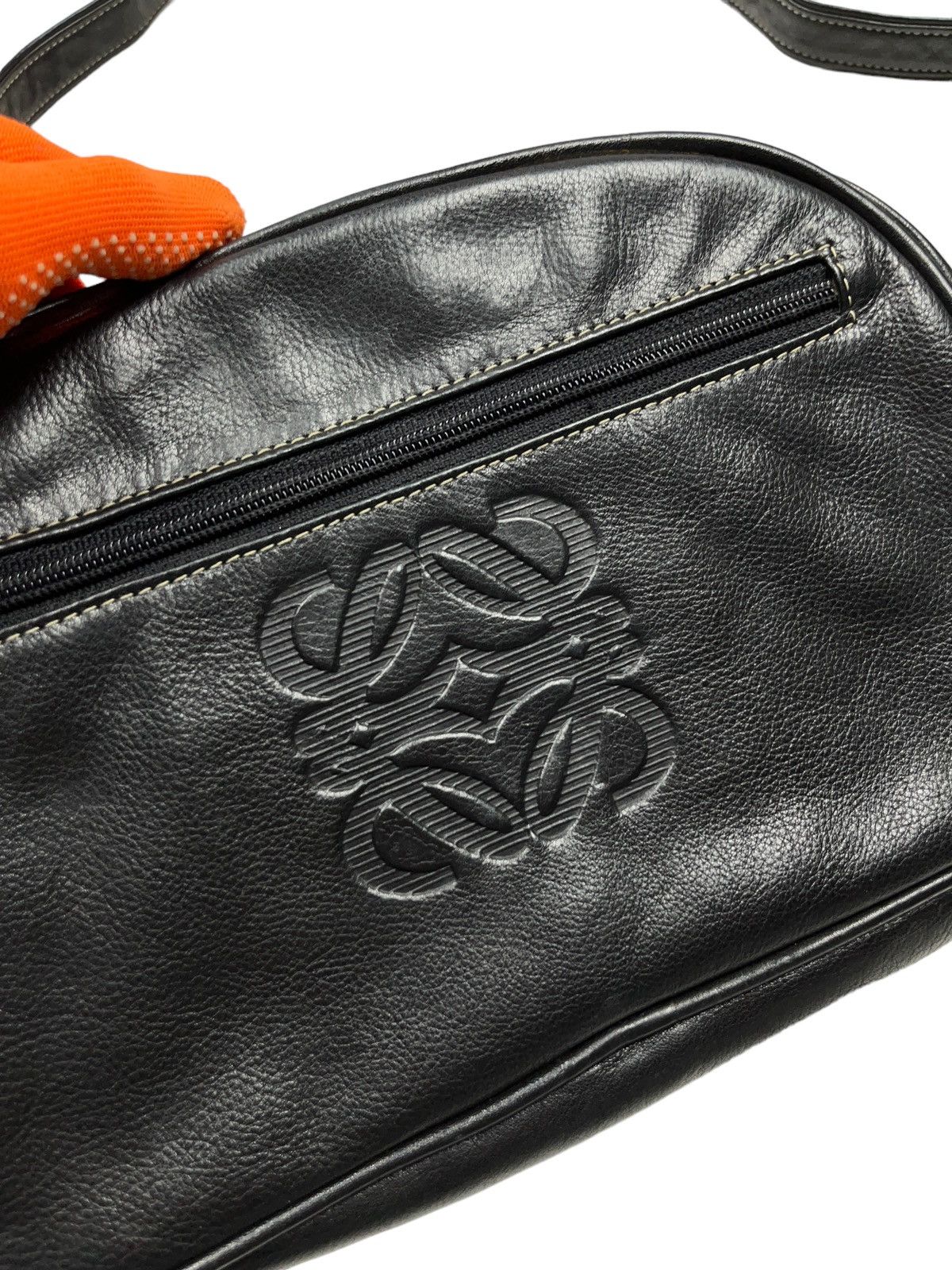 Loewe Vintage Loewe Anagram Leather Crossbody Bag Size ONE SIZE - 7 Thumbnail