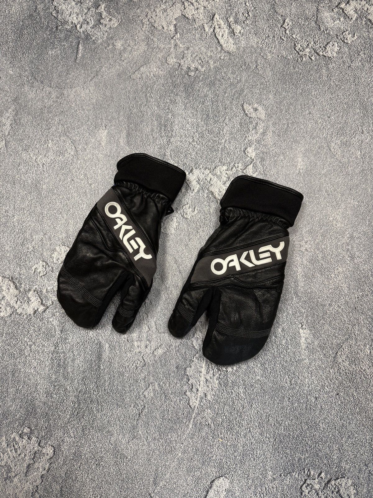 Leather Oakley Leather Gloves Size ONE SIZE - 1 Thumbnail