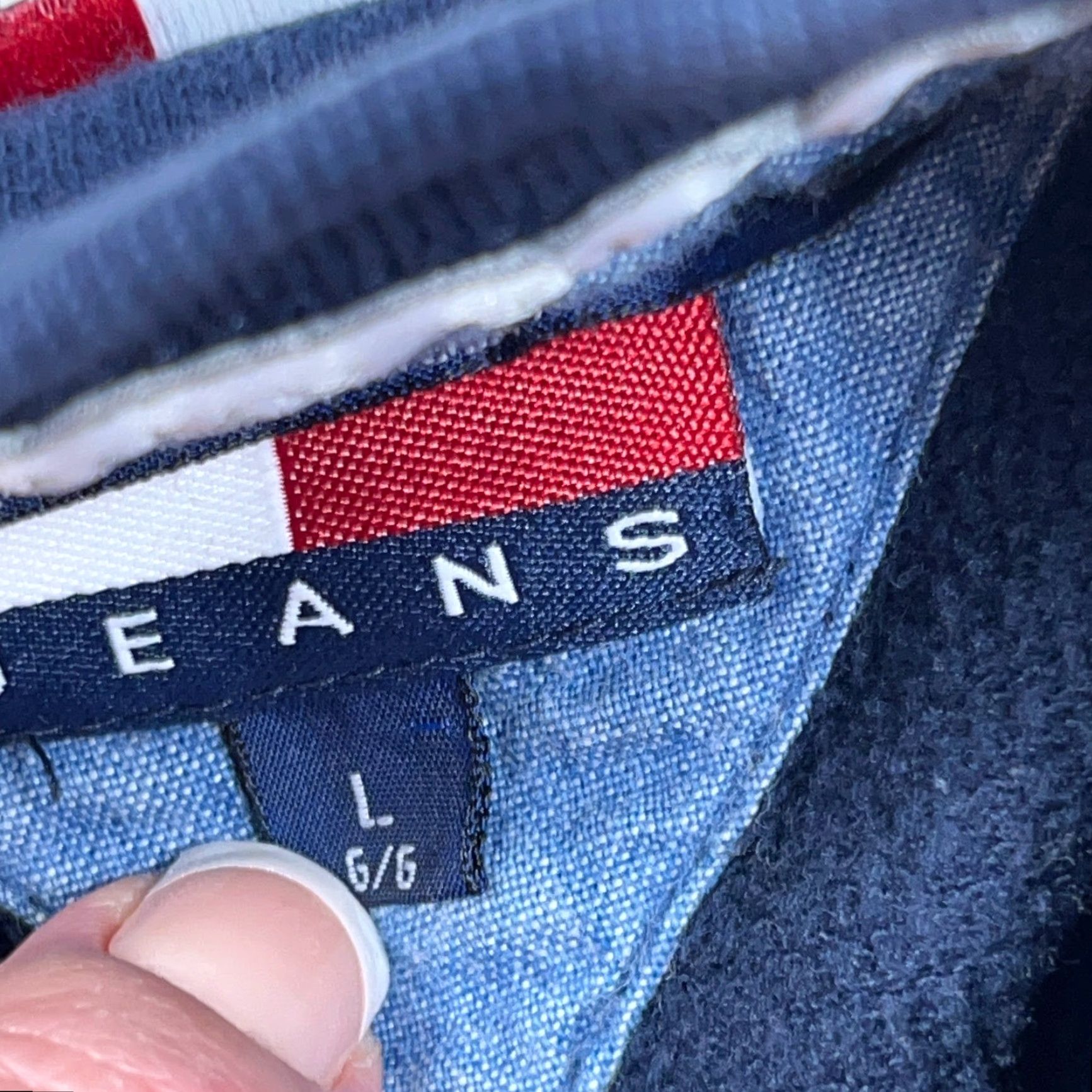 Tommy Hilfiger VINTAGE Tommy Hilfiger Sweatshirt Men Large Navy Blue Crewneck 90s Logo Embroidered Hits Size US L / EU 52-54 / 3 - 3 Thumbnail