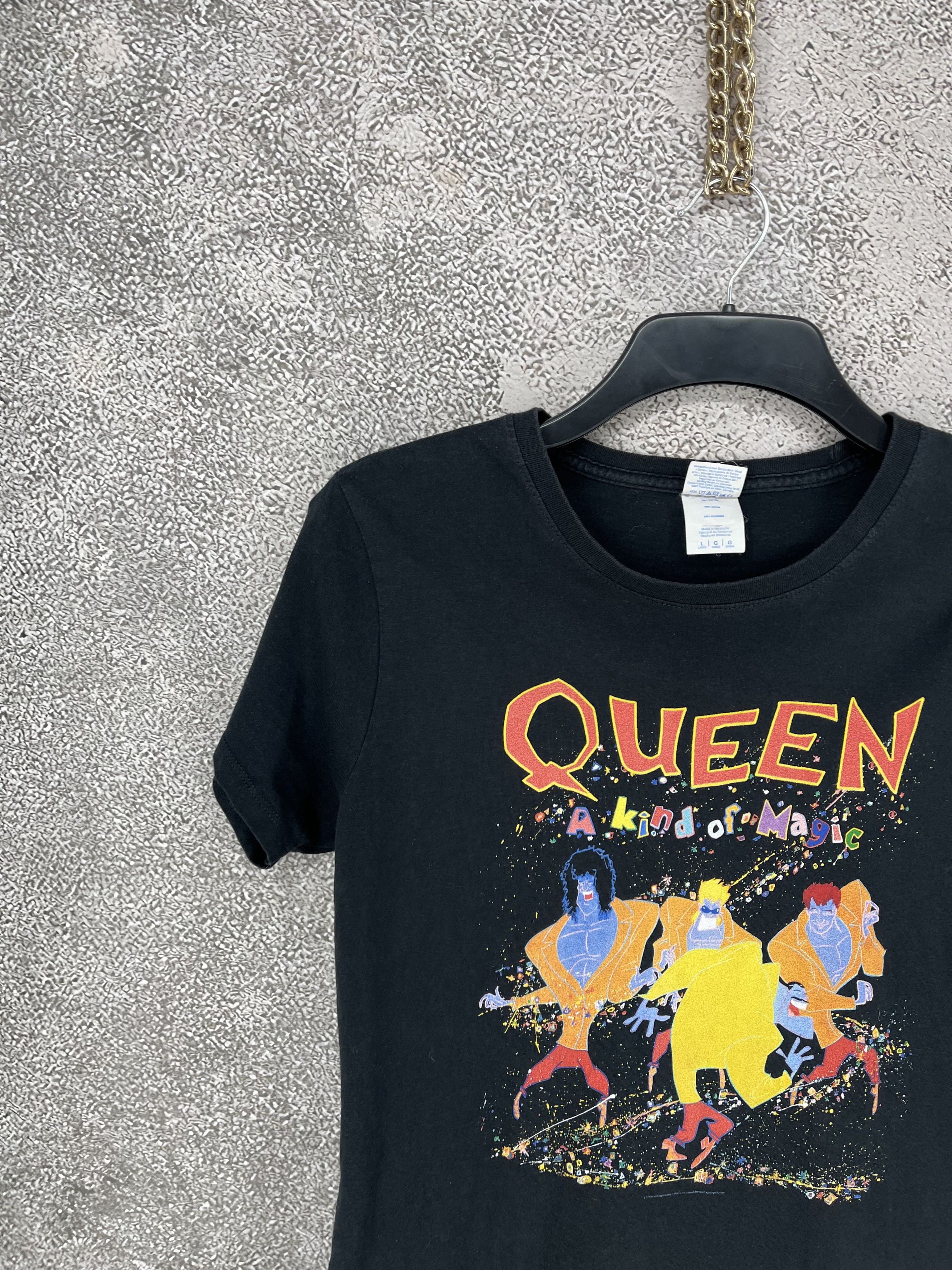 Band Tees Queen Vintage 2000s A Kind of Magic Rock Band Tee Size L / US 10 / IT 46 - 5 Thumbnail