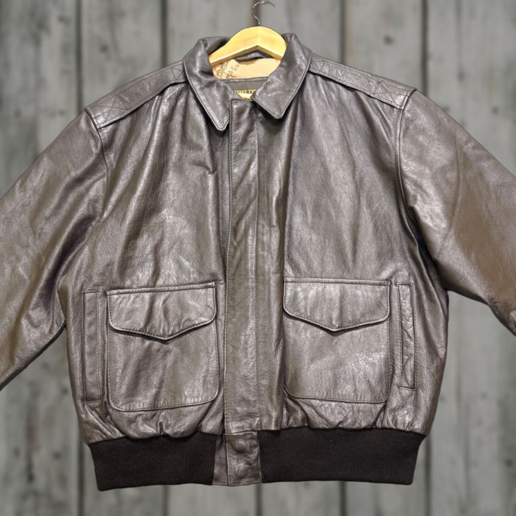 Avirex VINTAGE Avirex A-2 Jacket Mens XL Brown Leather Flight Bomber Air USA 90s print Size US XL / EU 56 / 4 - 1 Thumbnail