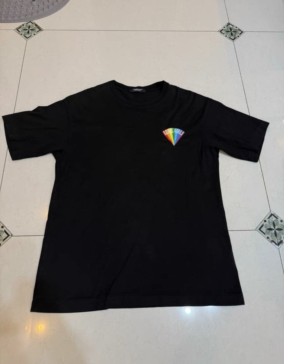 Undercover UNDERCOVER REBEL GIRLS Rainbow Fan Short-Sleeve T-shirt Size US M / EU 48-50 / 2 - 1 Thumbnail