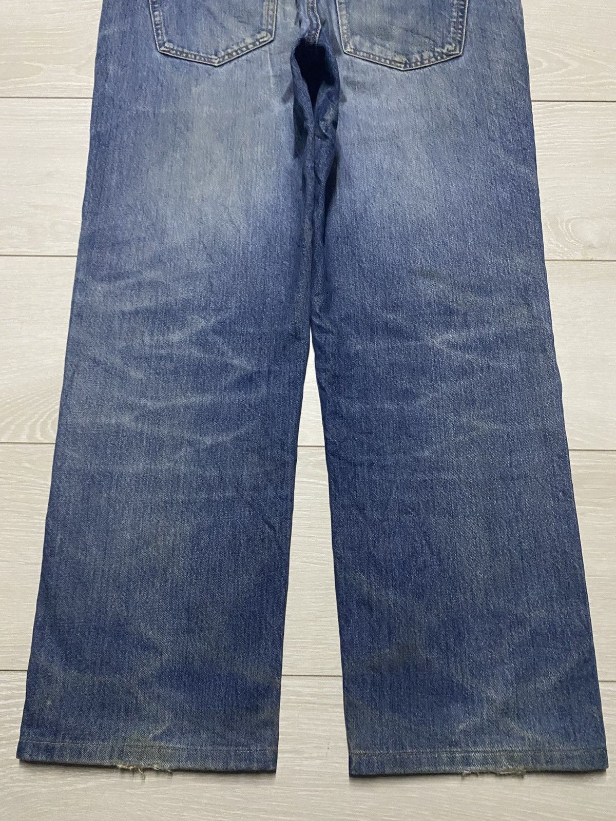 Japanese Brand Vintage Uniqlo Faded Wash Distressed Loose Jeans Size US 35 - 6 Thumbnail