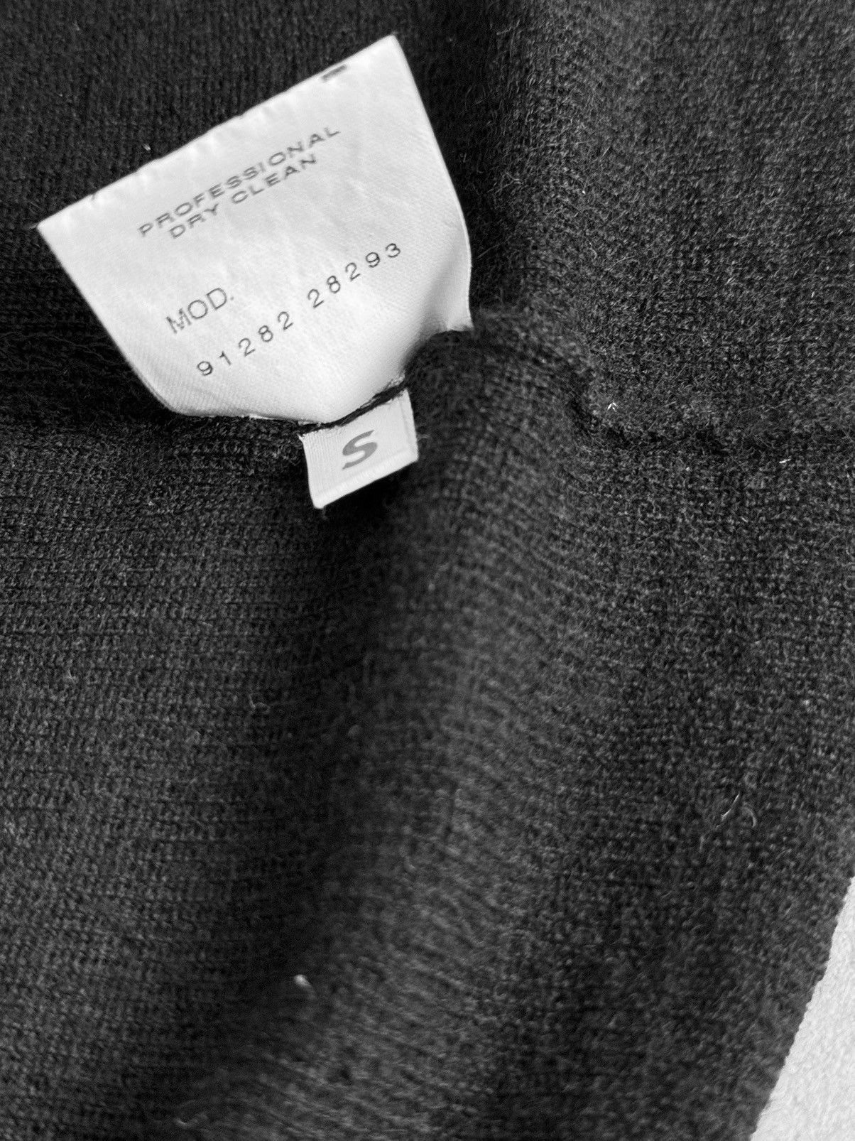 Gucci Tom Ford for Gucci cashmere sweater with a deep neckline Size S / US 4 / IT 40 - 5 Thumbnail