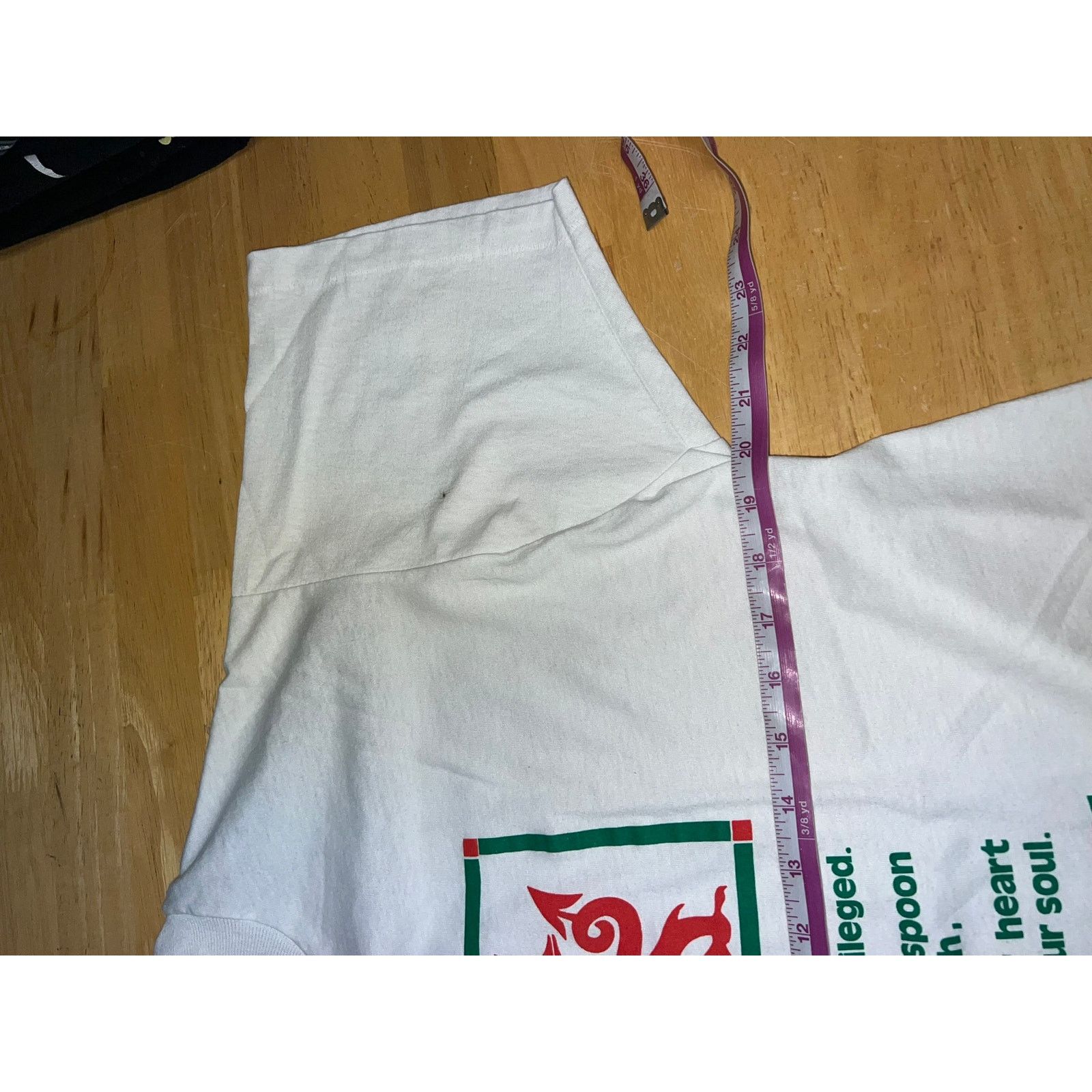 Vintage Vintage Welsh Shirt Dragon Graphic Music Poetry White 90s L Size US M / EU 48-50 / 2 - 8 Thumbnail