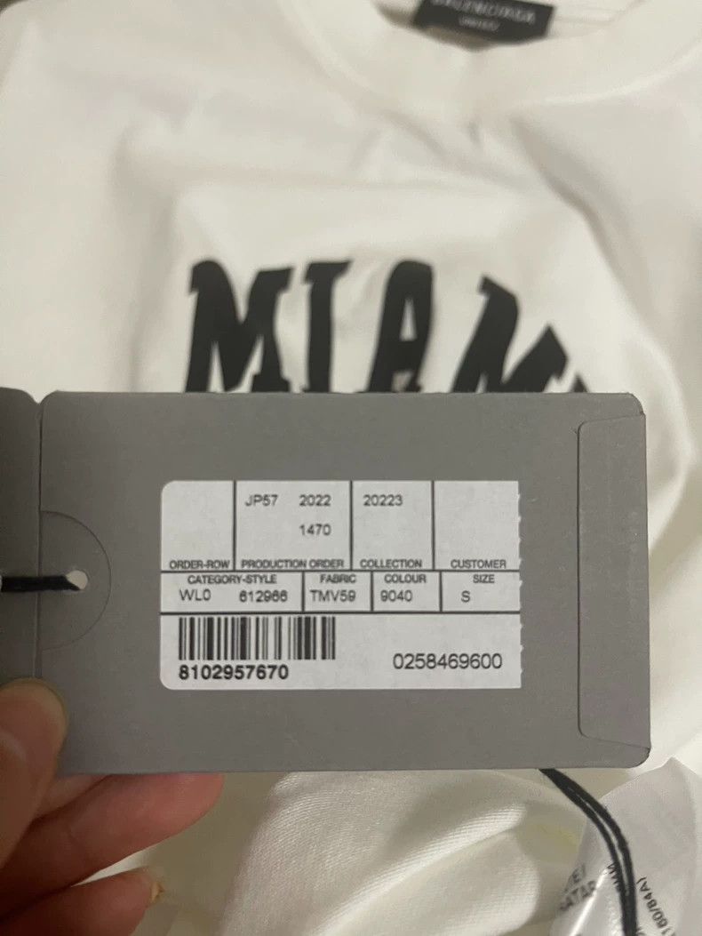 Balenciaga Balenciaga City name limited edition new white T Size US S / EU 44-46 / 1 - 5 Thumbnail