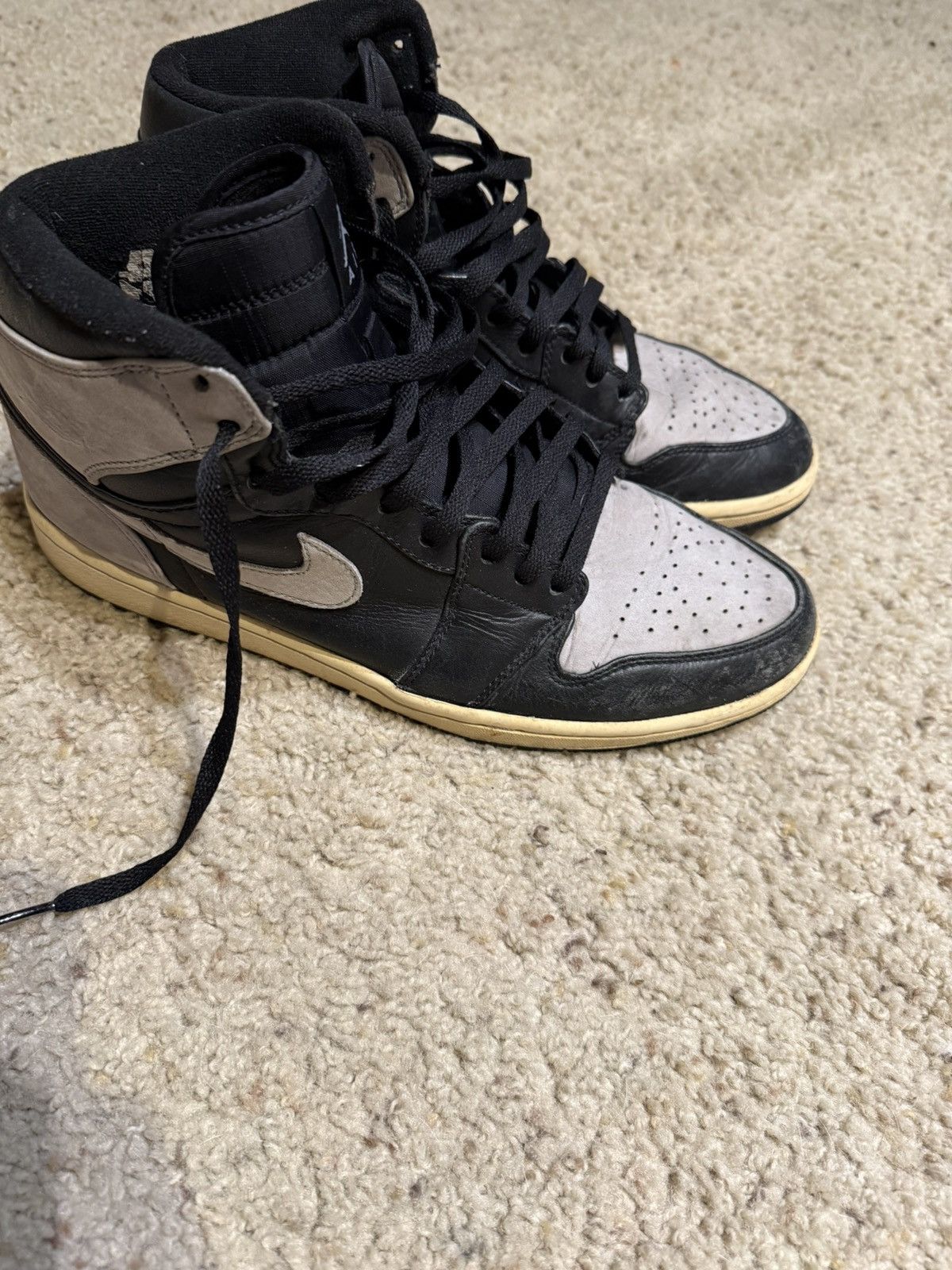 Jordan Brand 2009 Jordan 1 High Shadow Size 10.5 Retro Used Size US 10.5 / EU 43-44 - 2 Thumbnail
