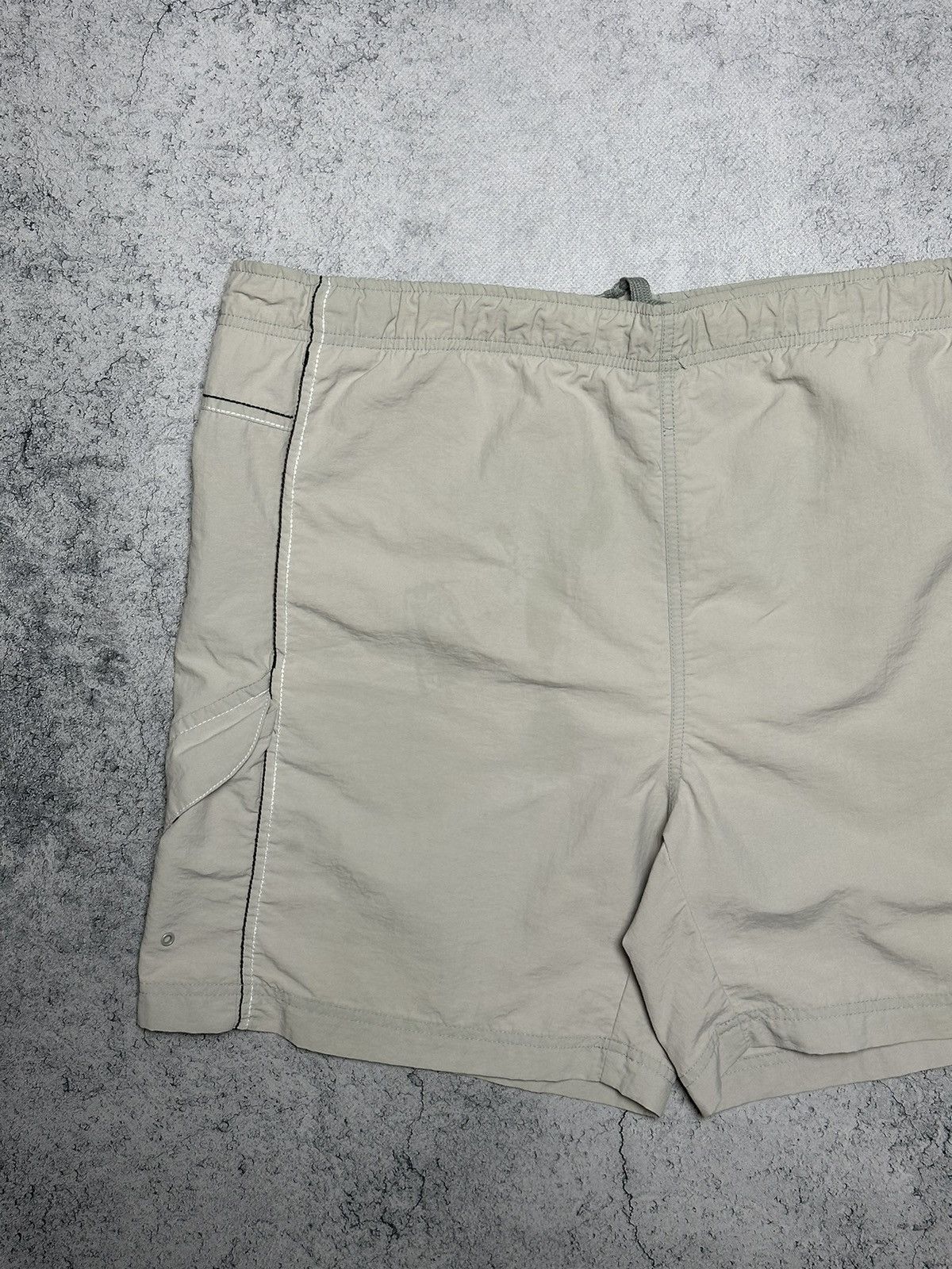 Vintage Vintage Nike Cargo Swoosh Shorts Y2k Size US 36 / EU 52 - 3 Thumbnail