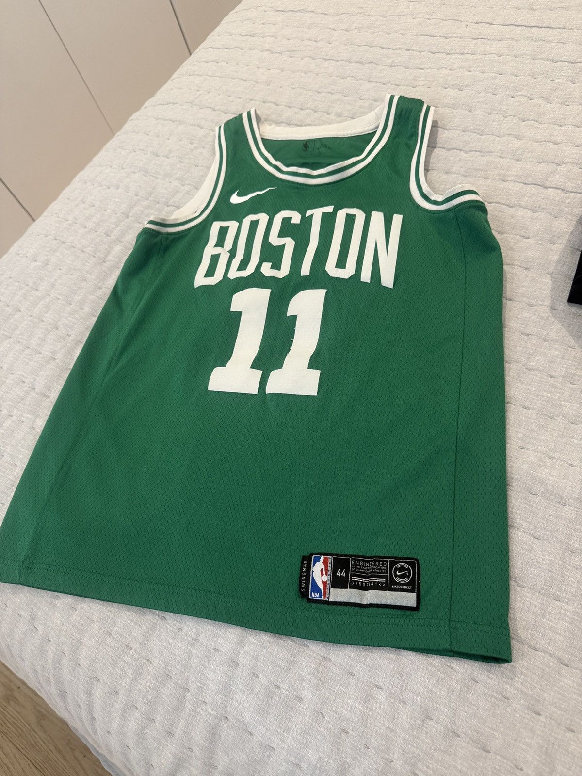 Nike Kyrie Irving Boston Celtics jersey size 44 M Size US S / EU 44-46 / 1 - 1 Thumbnail