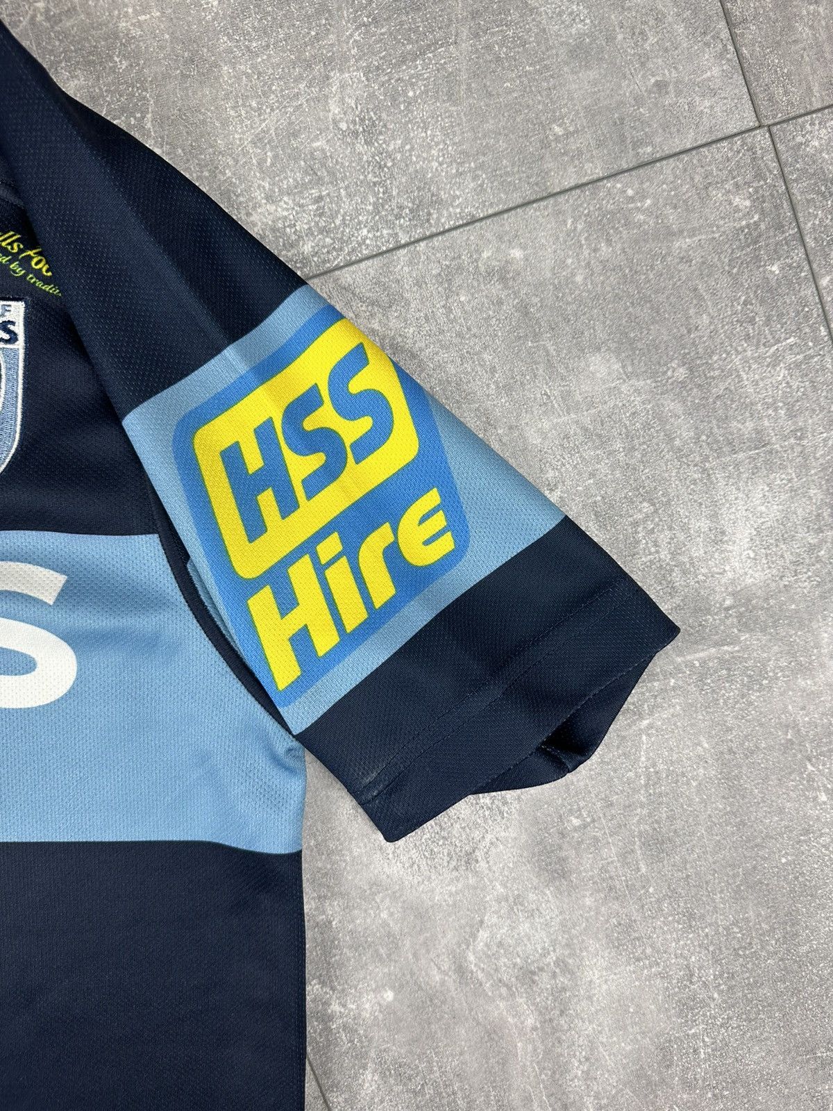 Canterbury of New Zealand Canterbury Cardiff Blues 2015/16 Home Rugby Jersey Size US S / EU 44-46 / 1 - 7 Thumbnail
