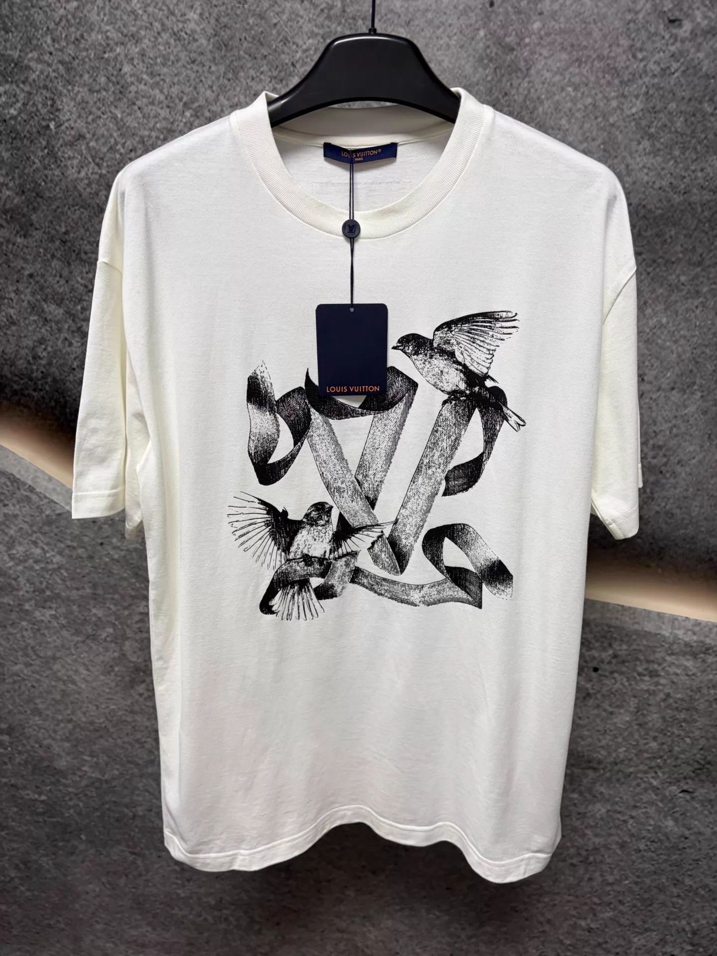 Louis Vuitton LV short sleeve tee White L Like New Size US L / EU 52-54 / 3 - 1 Thumbnail