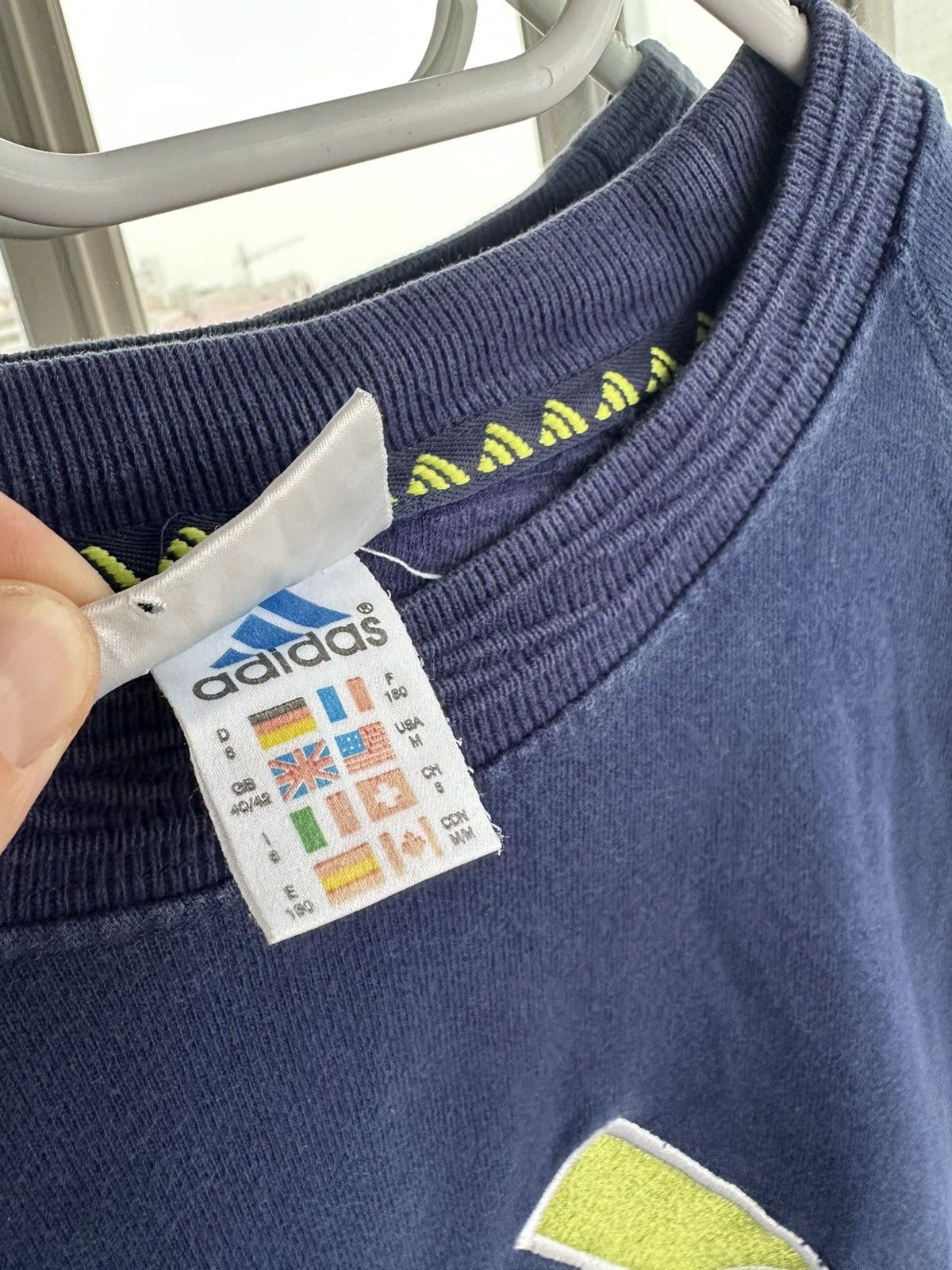Adidas Vintage Adidas 90s Navy Men’s Sweatshirt Sz M Size US M / EU 48-50 / 2 - 4 Thumbnail