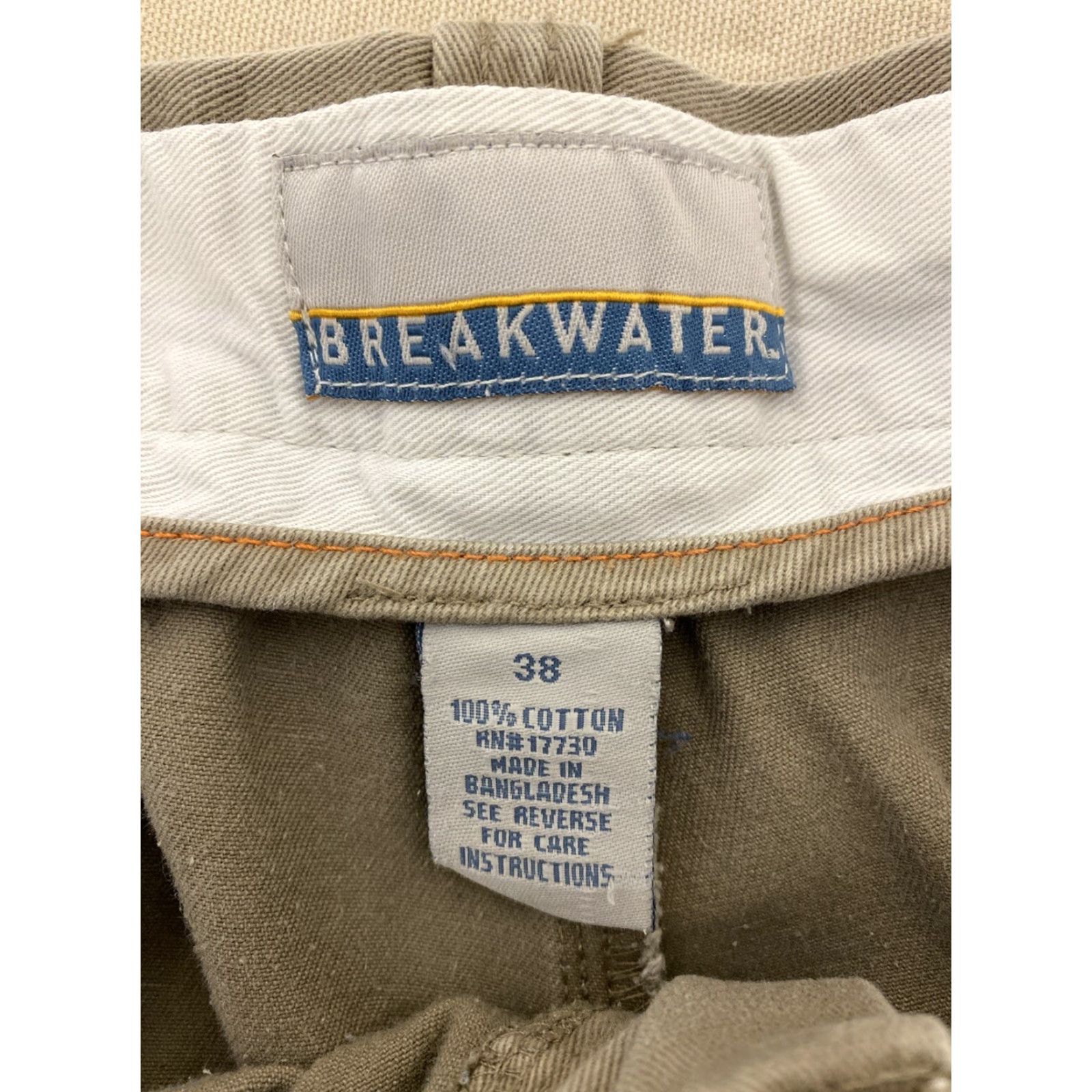 Vintage VINTAGE BreakWater Chino Shorts Mens Size 38 Beige Cotton Lightweight Classic Outdoor Size US 38 / EU 54 - 8 Thumbnail
