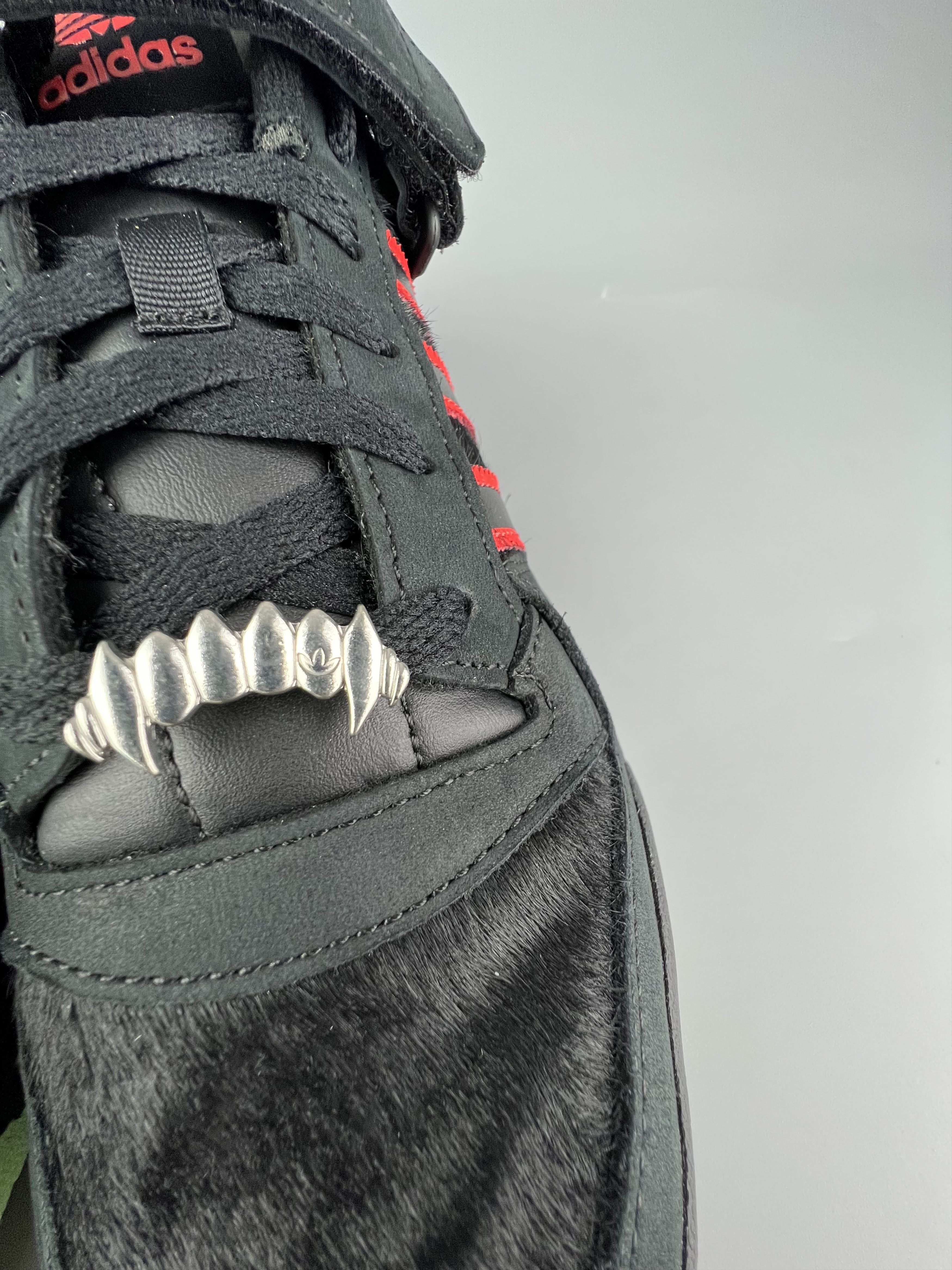Adidas Adidas Forum Low Halloween Monster Pack Dracula Sneakers US9 Size US 9 / EU 42 - 7 Thumbnail