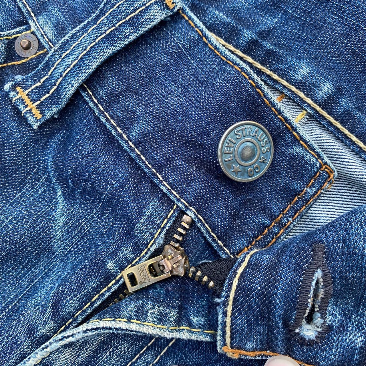 Levi's Vintage Levis Distressed Denim Kurt Cobain Style Size US 32 / EU 48 - 12 Thumbnail