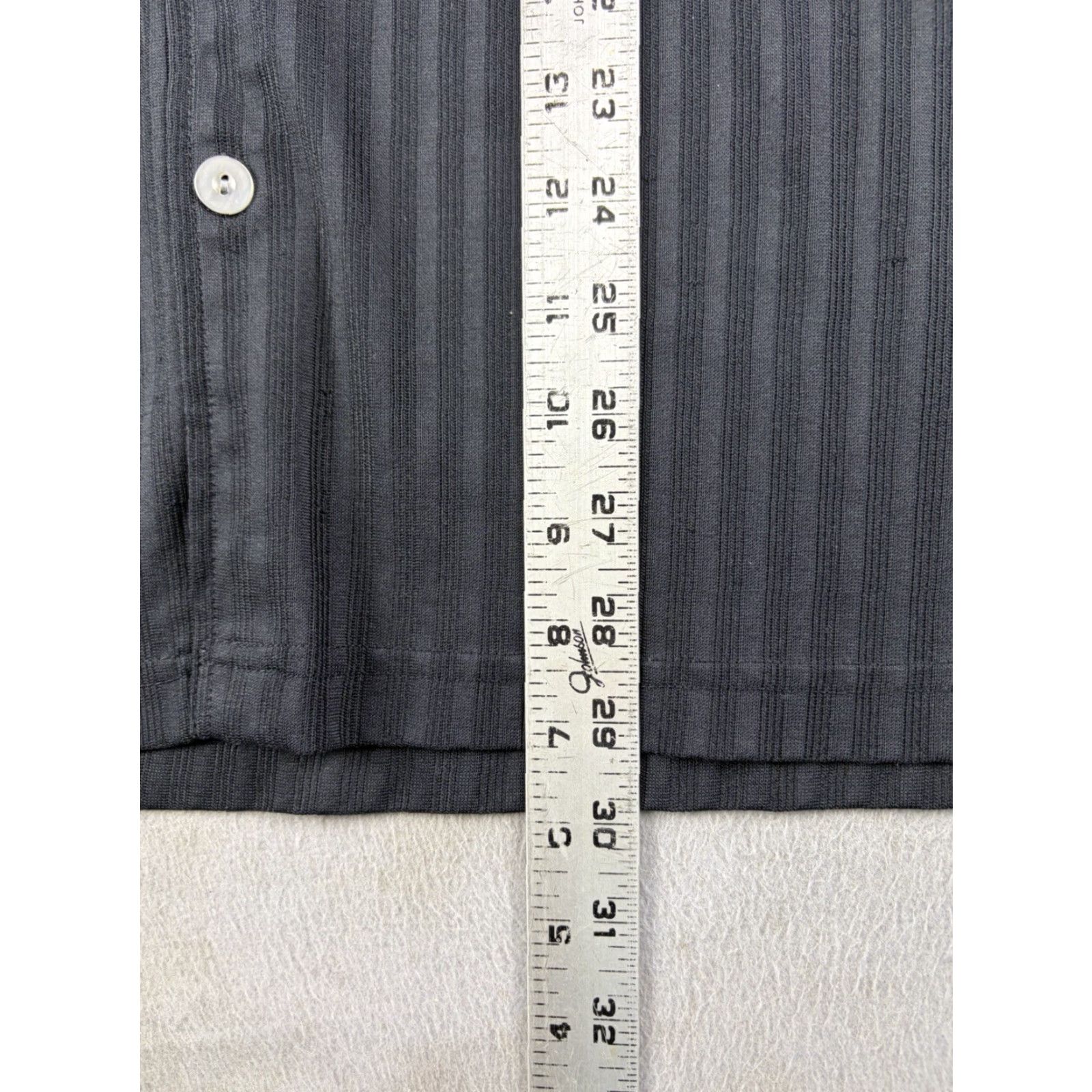 Quiksilver VINTAGE Quiksilver Shirt Men L Black Button-Up 90s Grunge Skate Surf Short Sleeve Mens Size US L / EU 52-54 / 3 - 8 Thumbnail