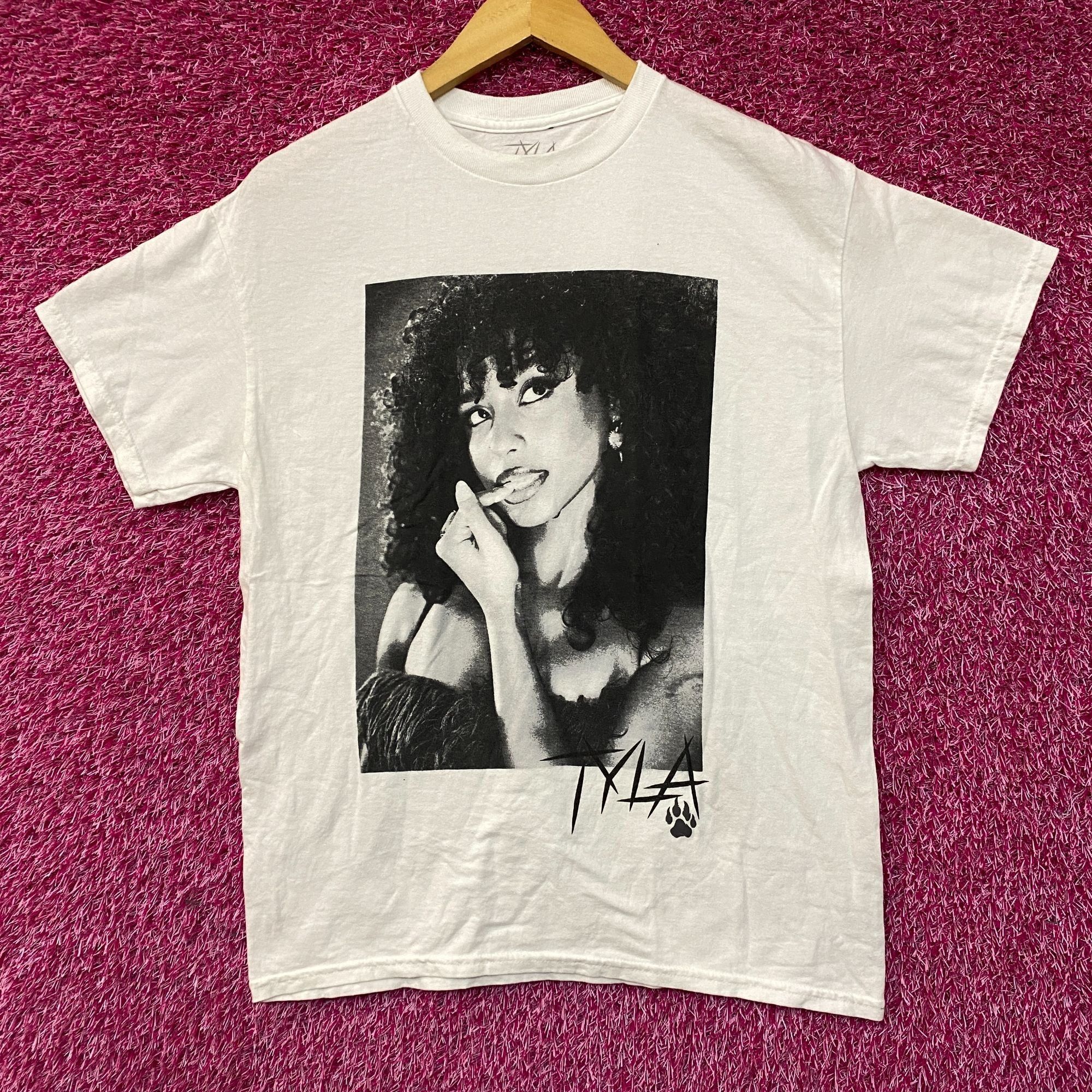 Other Tyla We Wanna Party Album Poster T-Shirt Small Size US S / EU 44-46 / 1 - 1 Thumbnail