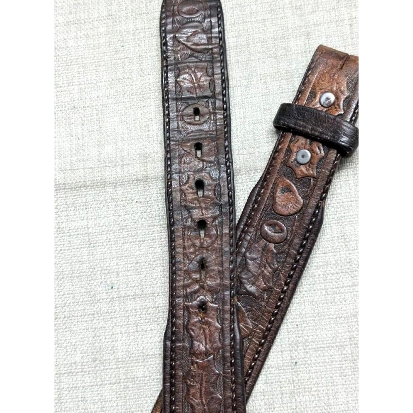 Vintage VINTAGE TOOLED bucke belt ACORNS cowhide leather 32 brown WESTERN tapered cowboy Size 32 - 6 Thumbnail