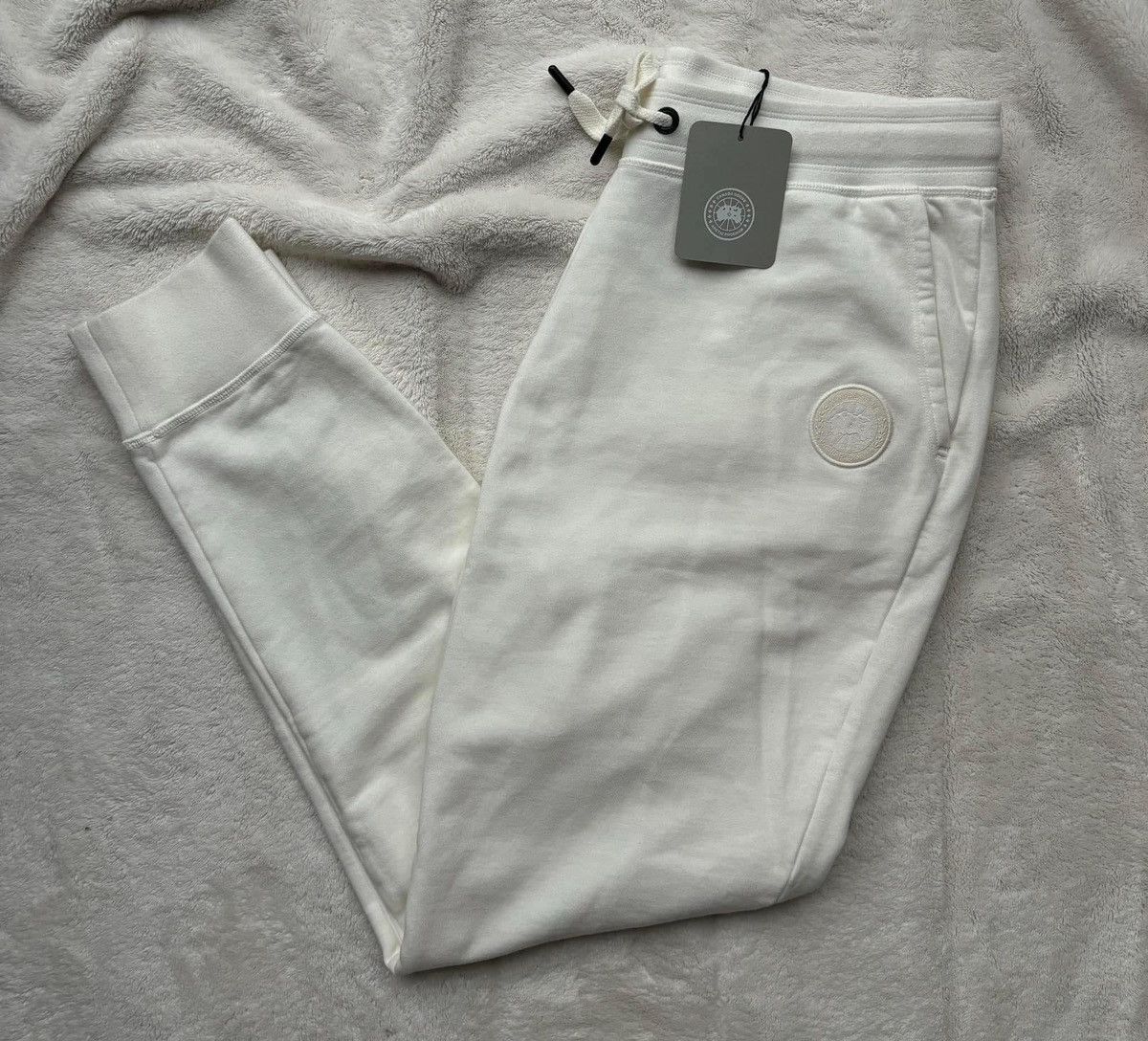 Canada Goose Canada Goose Greige Badge Sweatpants Size US 34 / EU 50 - 1 Thumbnail