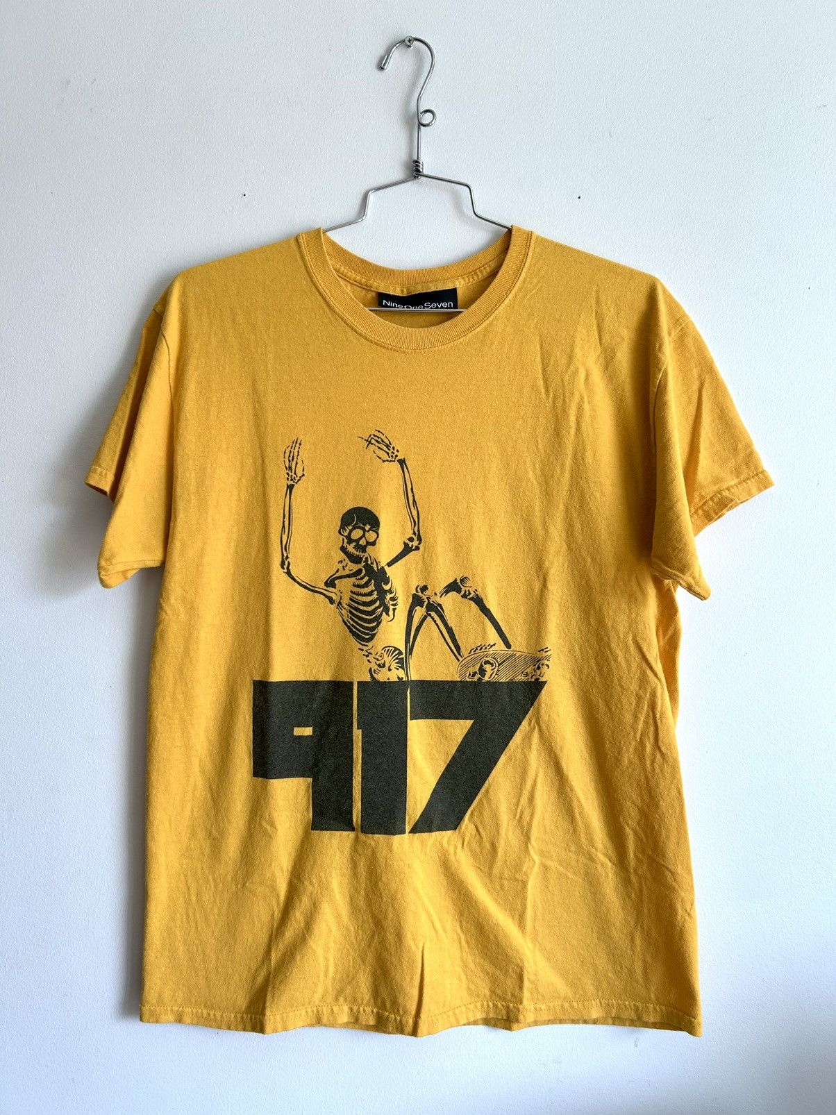 トップス nine one seven 917 Nine One Seven Call Me 917 Skateboard Style T-Shirt