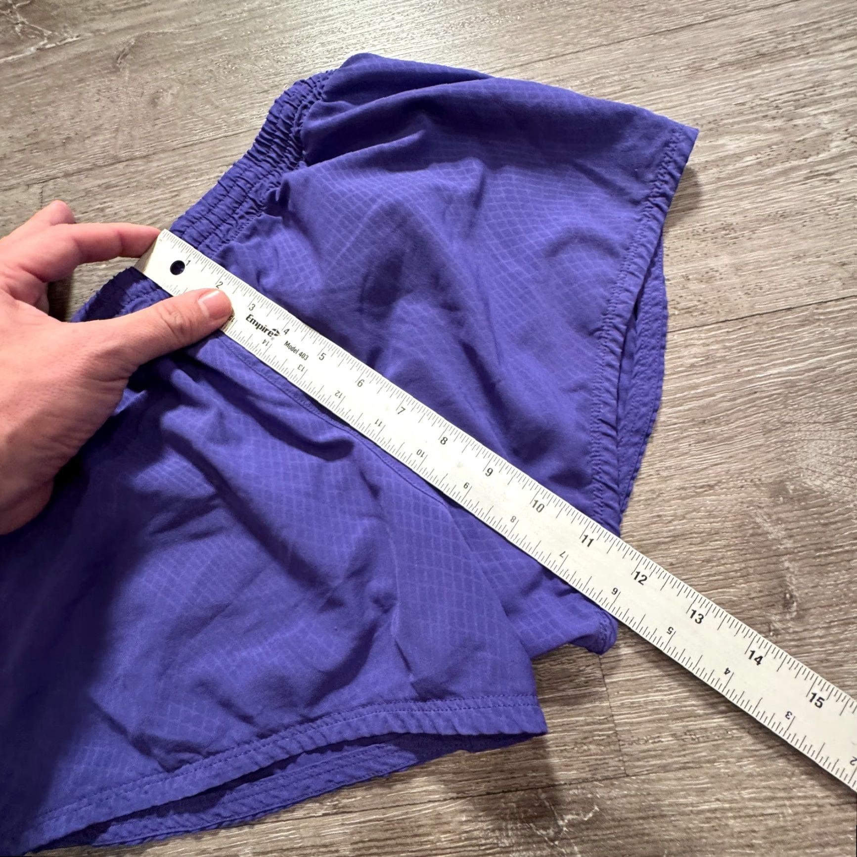 Under Armour Under Armour Shorts XS Womens Purple Reflective Pockets Running 24W Outdoor Zip Drawstring Size 42" / US 20 - 6 Thumbnail