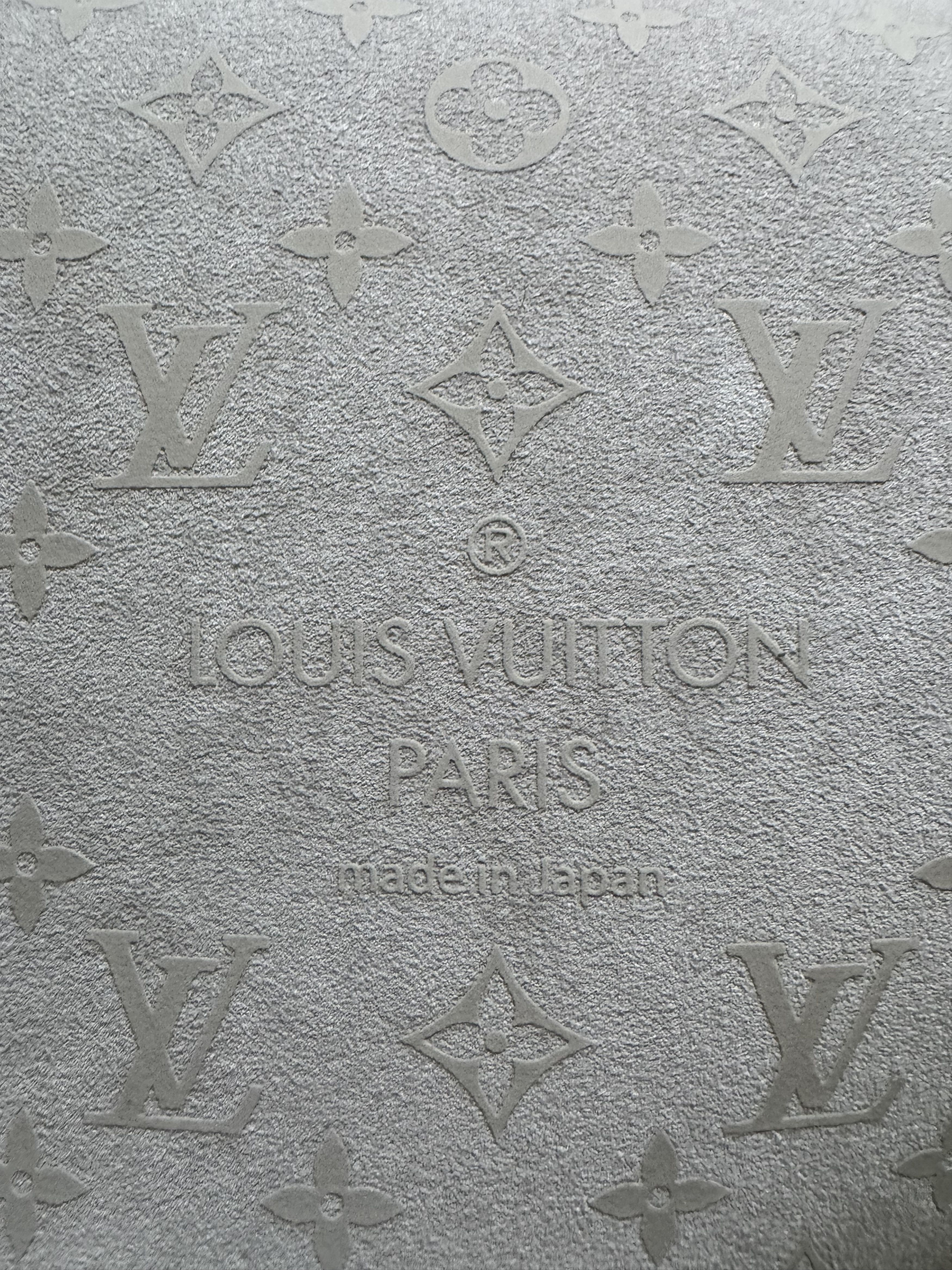 Louis Vuitton Louis Vuitton exercise mat Size ONE SIZE - 5 Thumbnail