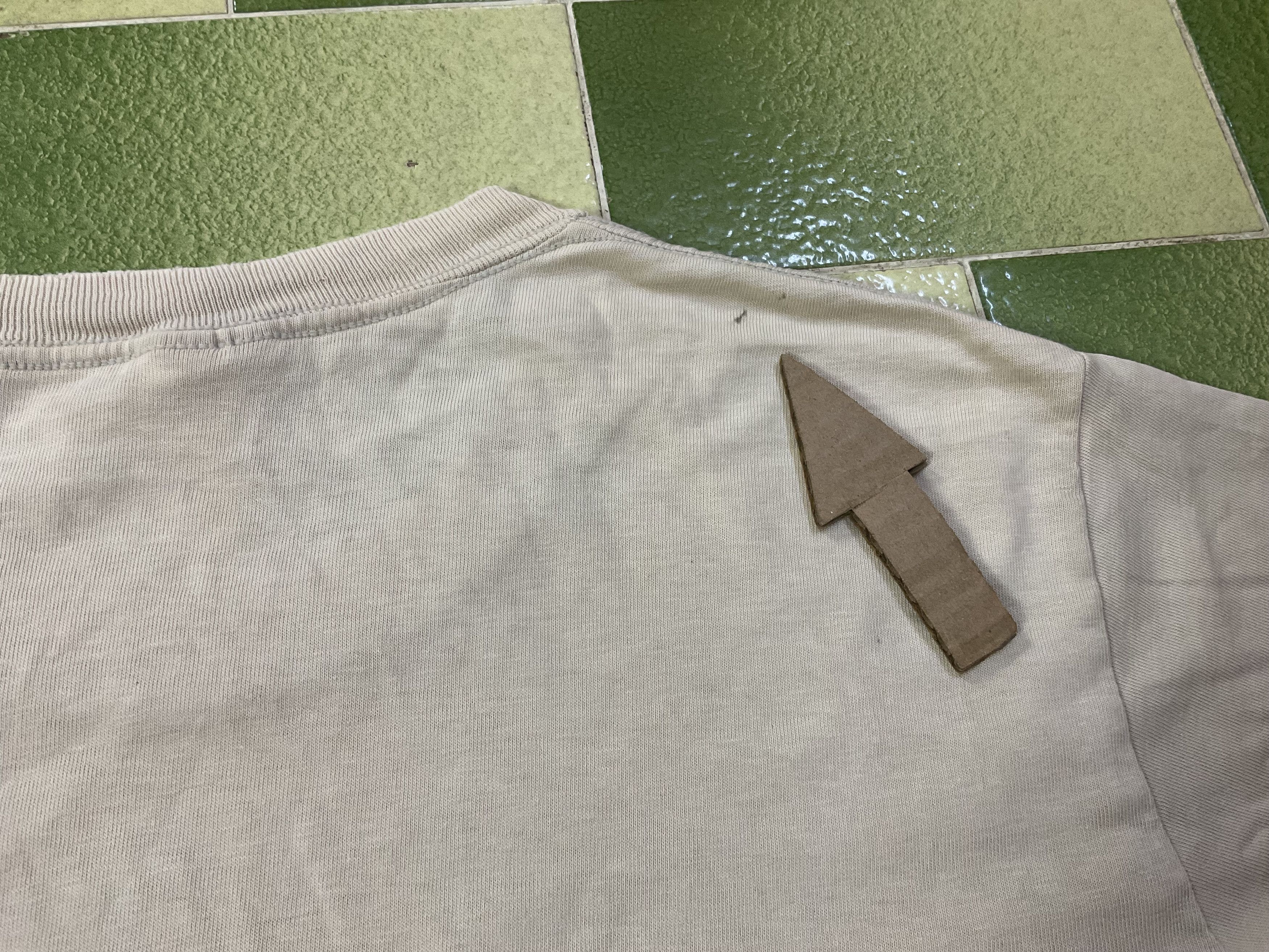 Banana Republic Vintage Worn Trashed 90s Banana Republic Propaganda Tee Size US L / EU 52-54 / 3 - 10 Thumbnail