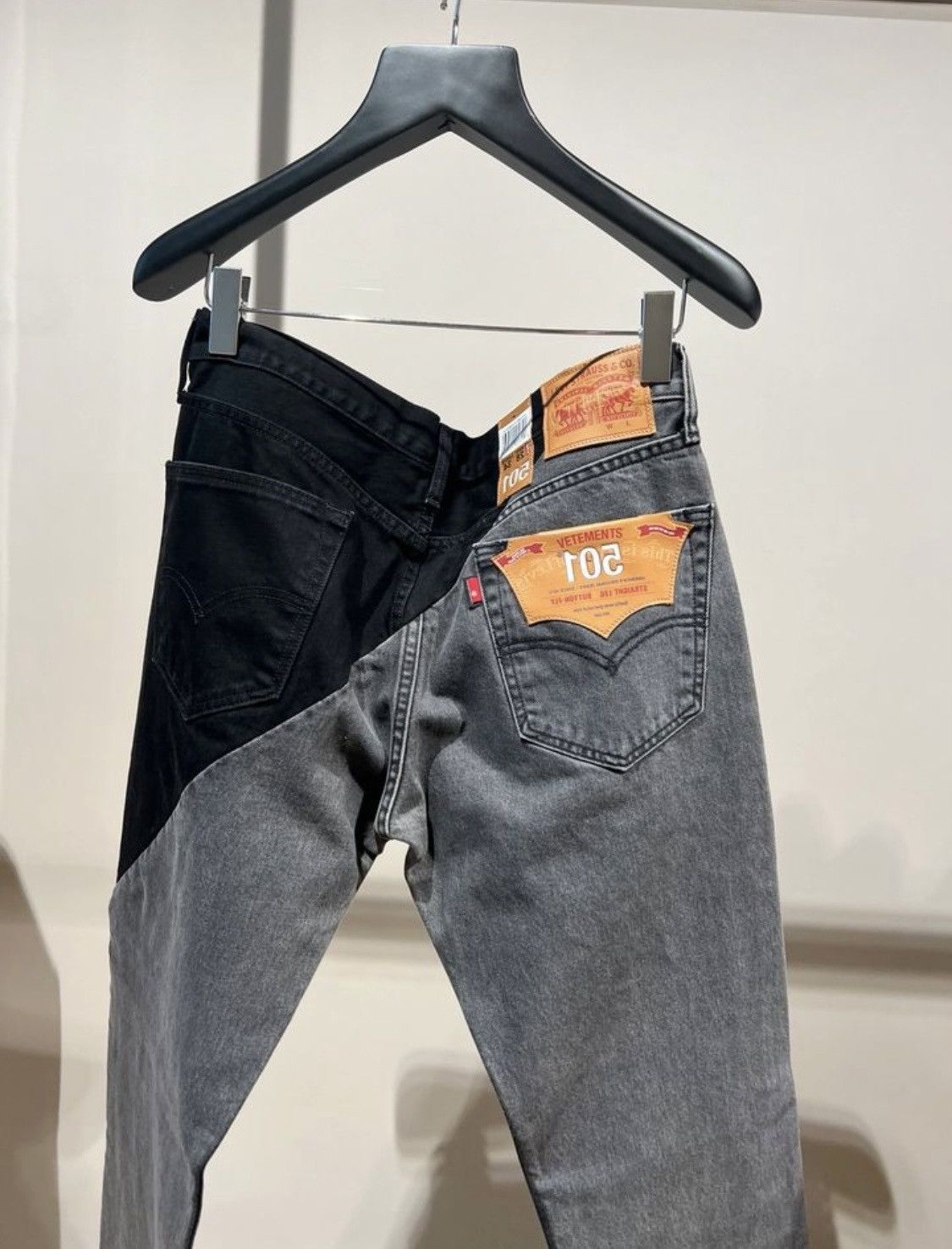 Levi's × Vetements Vetements x Levi’s Split Denim Size US 32 / EU 48 - 2 Thumbnail