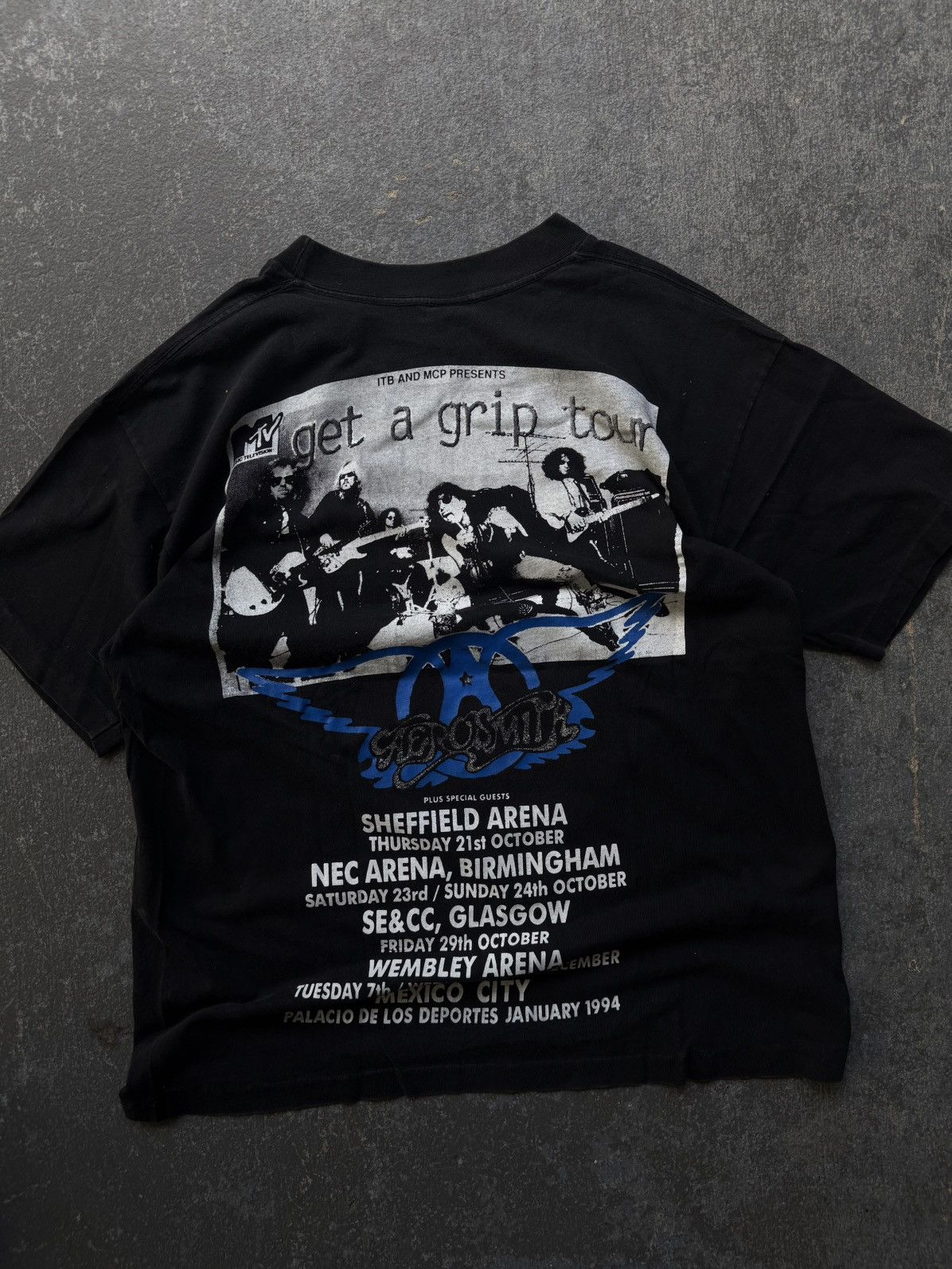 Band Tees 1994 aerosmith get a grip mtv shirt Size US L / EU 52-54 / 3 - 2 Thumbnail